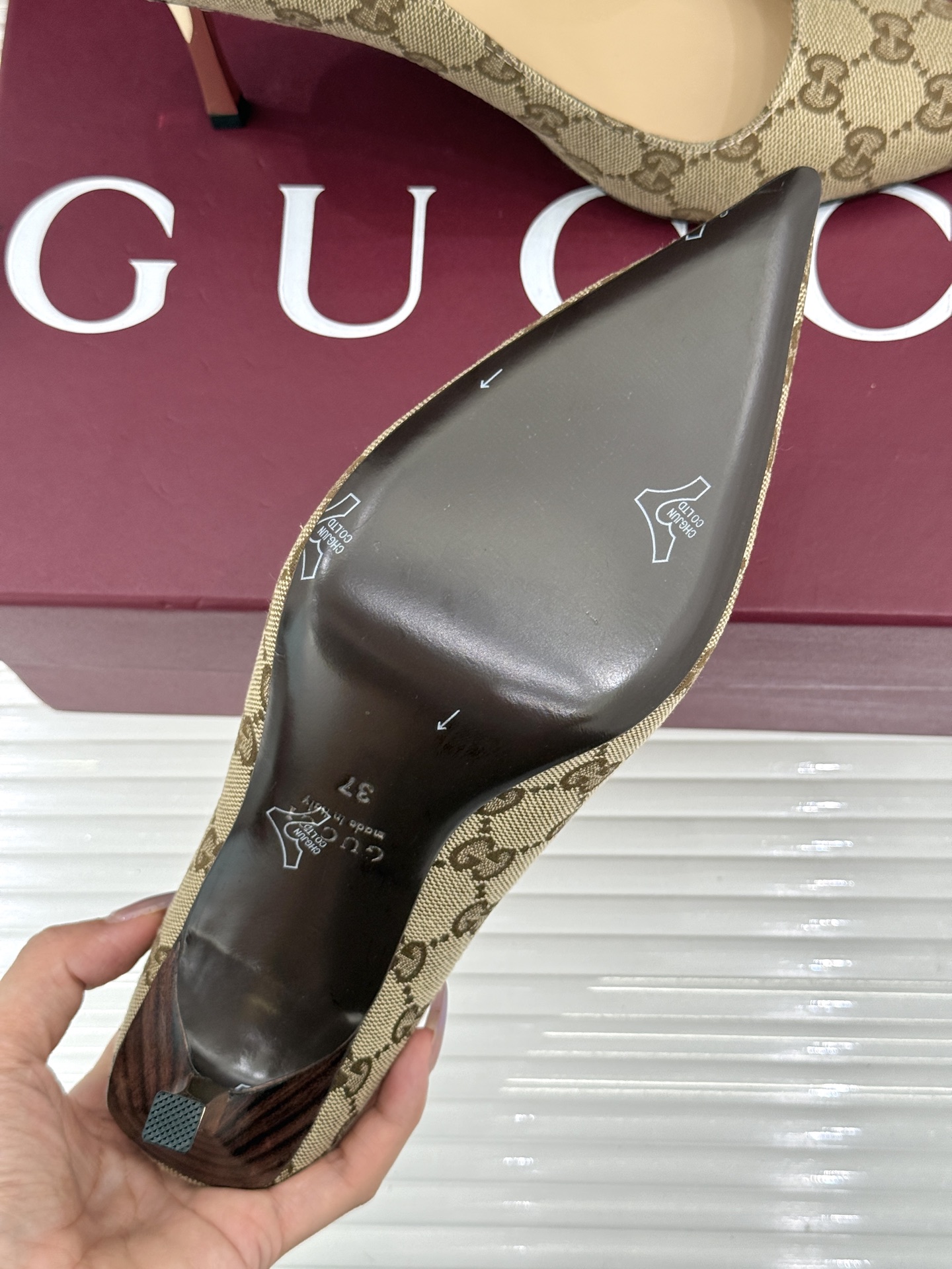 Gucci/古驰 26WF新品极简老花尖头高跟鞋Gucci 2026春夏极简新作以克制美学焕新经典GG老