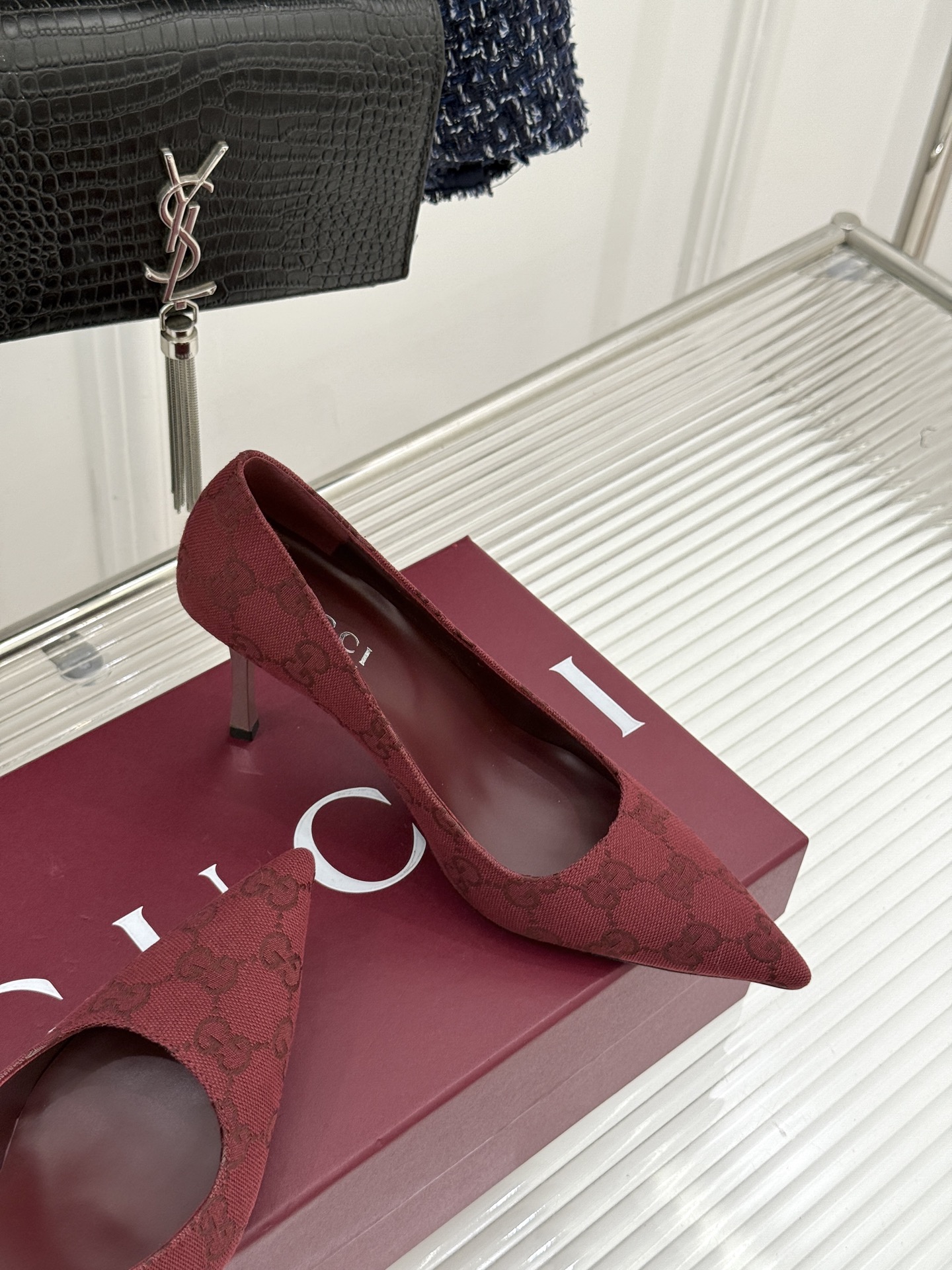 Gucci/古驰 26WF新品极简老花尖头高跟鞋Gucci 2026春夏极简新作以克制美学焕新经典GG老