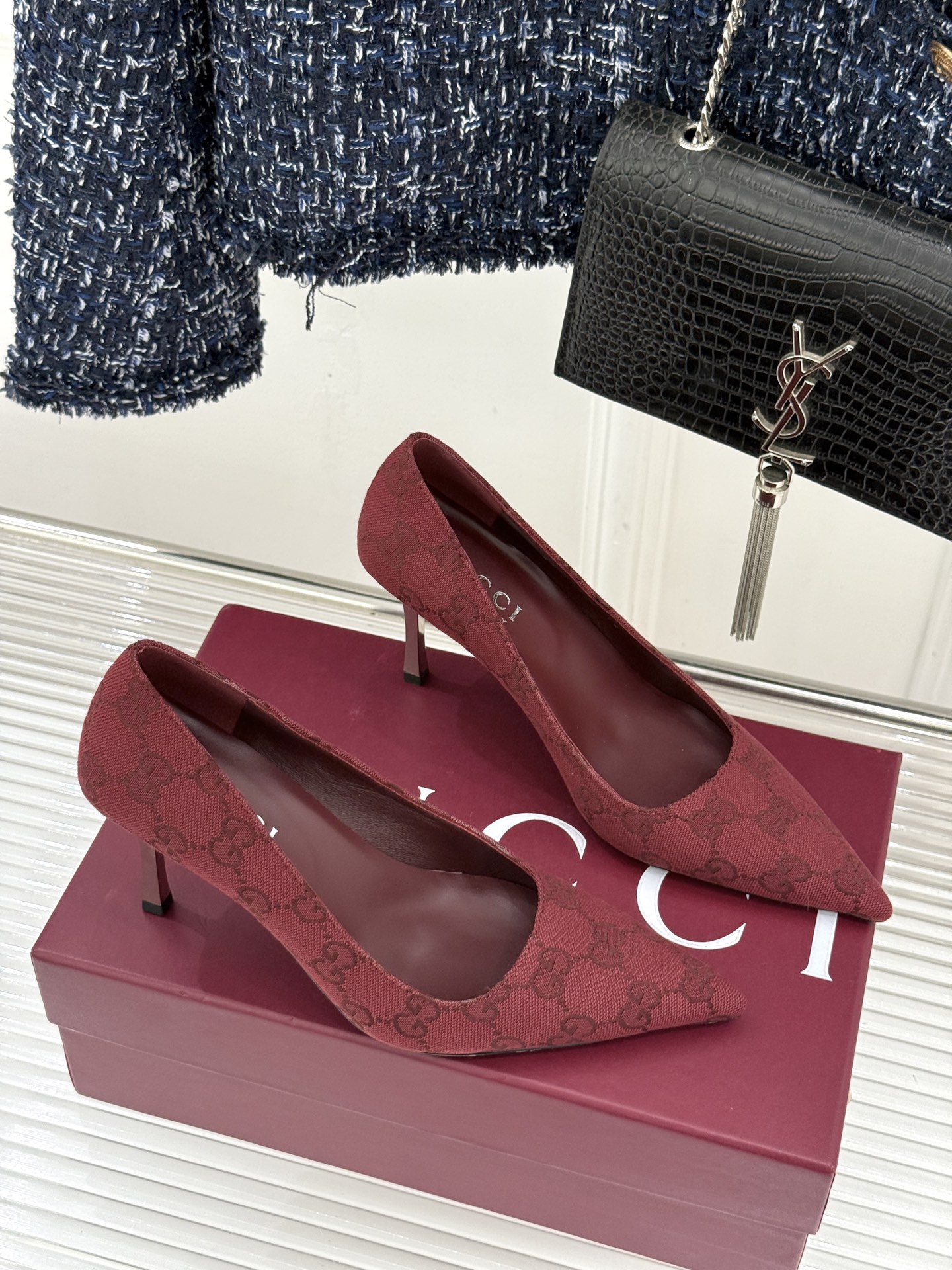 Gucci/古驰 26WF新品极简老花尖头高跟鞋Gucci 2026春夏极简新作以克制美学焕新经典GG老