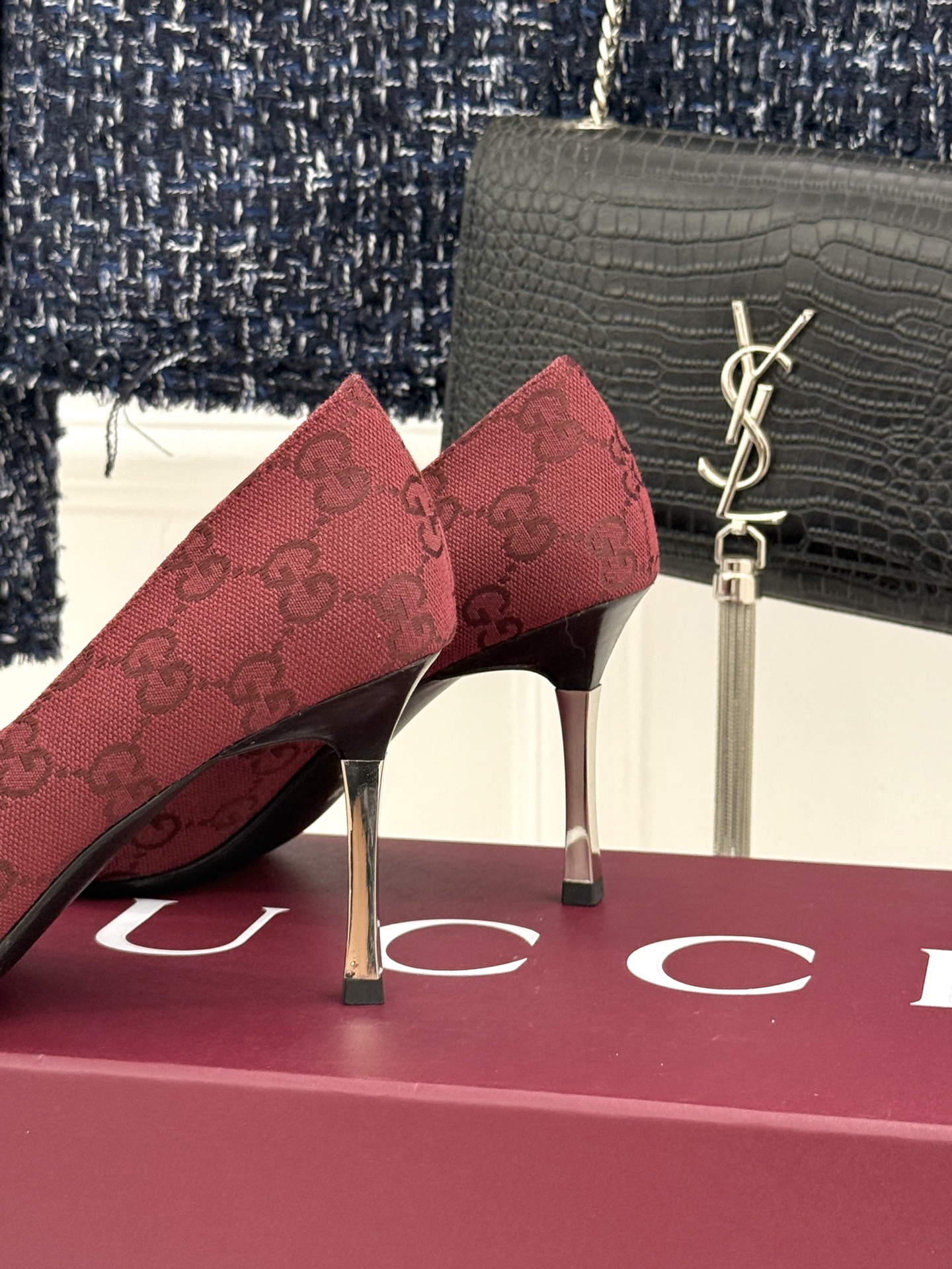 Gucci/古驰 26WF新品极简老花尖头高跟鞋Gucci 2026春夏极简新作以克制美学焕新经典GG老