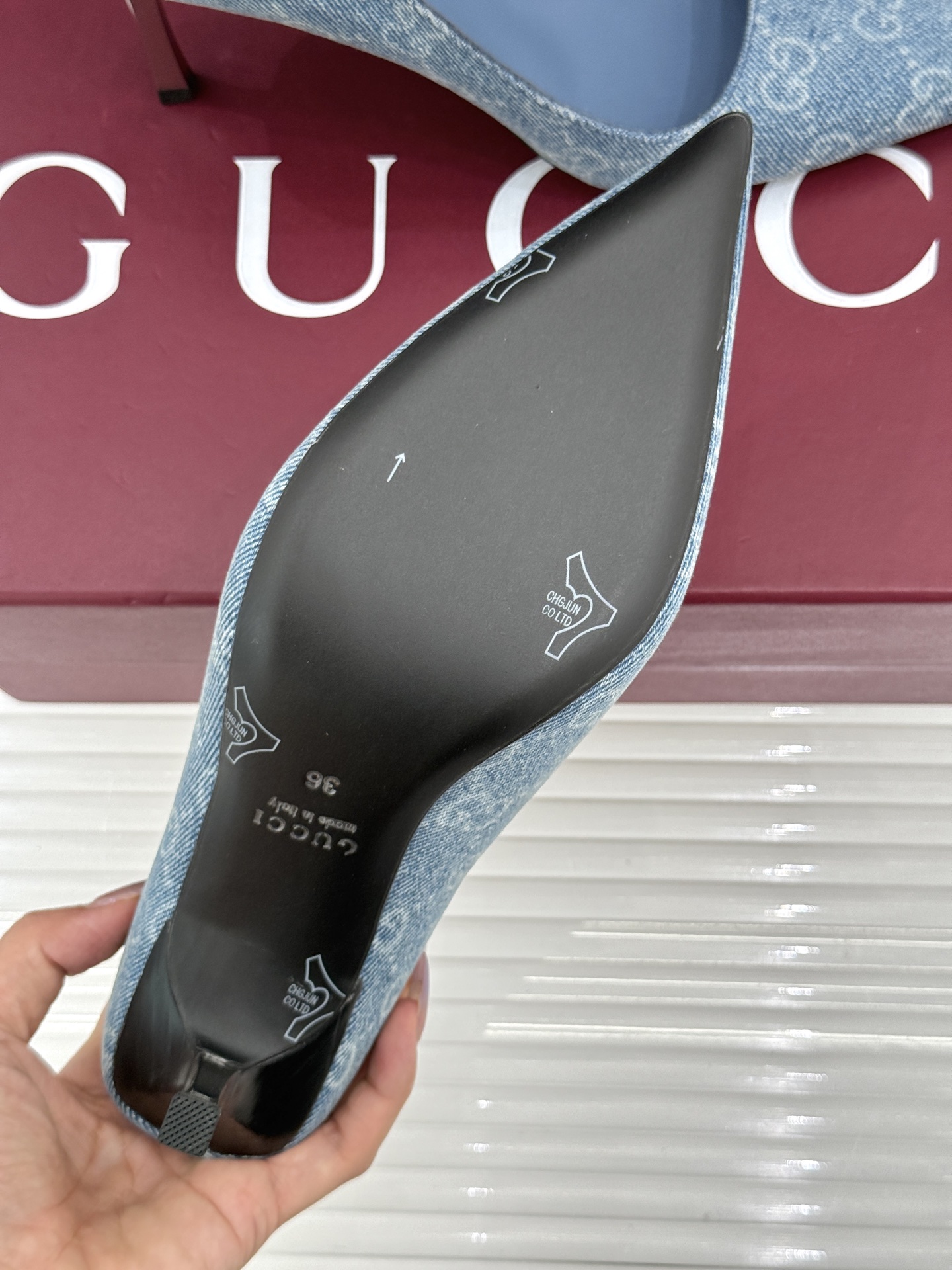 Gucci/古驰 26WF新品极简老花尖头高跟鞋Gucci 2026春夏极简新作以克制美学焕新经典GG老