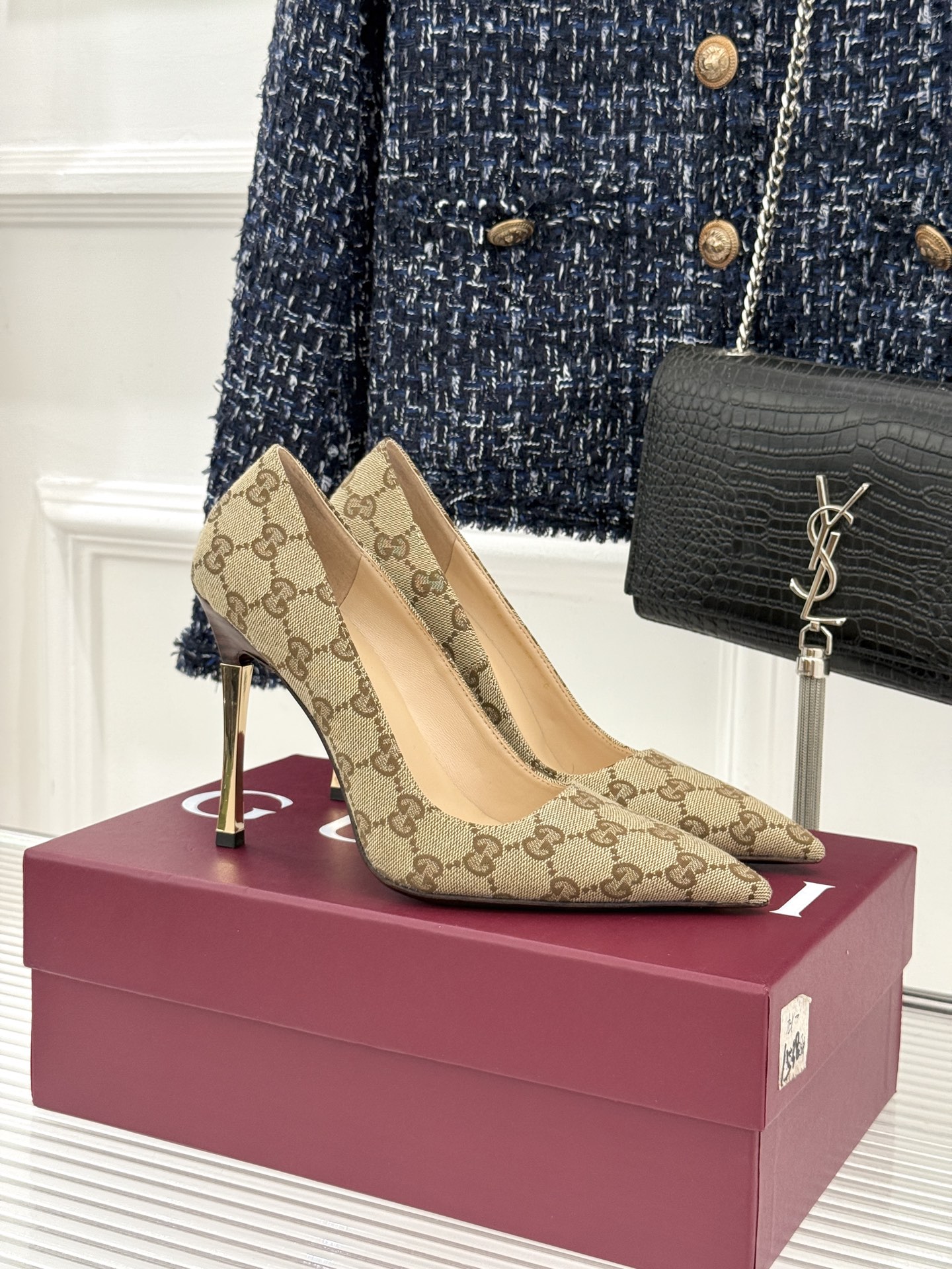 Gucci/古驰 26WF新品极简老花尖头高跟鞋Gucci 2026春夏极简新作以克制美学焕新经典GG老