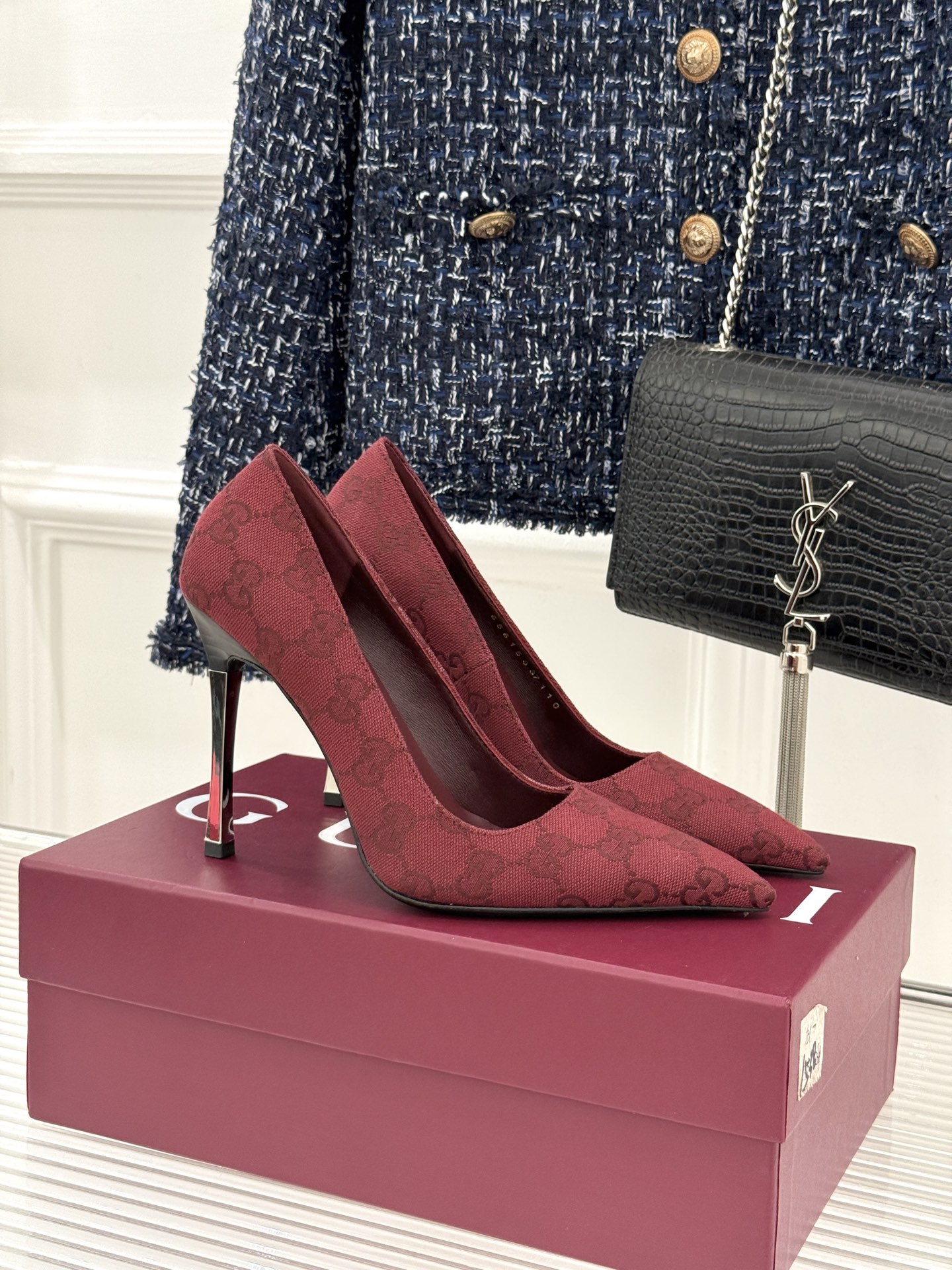 Gucci/古驰 26WF新品极简老花尖头高跟鞋Gucci 2026春夏极简新作以克制美学焕新经典GG老