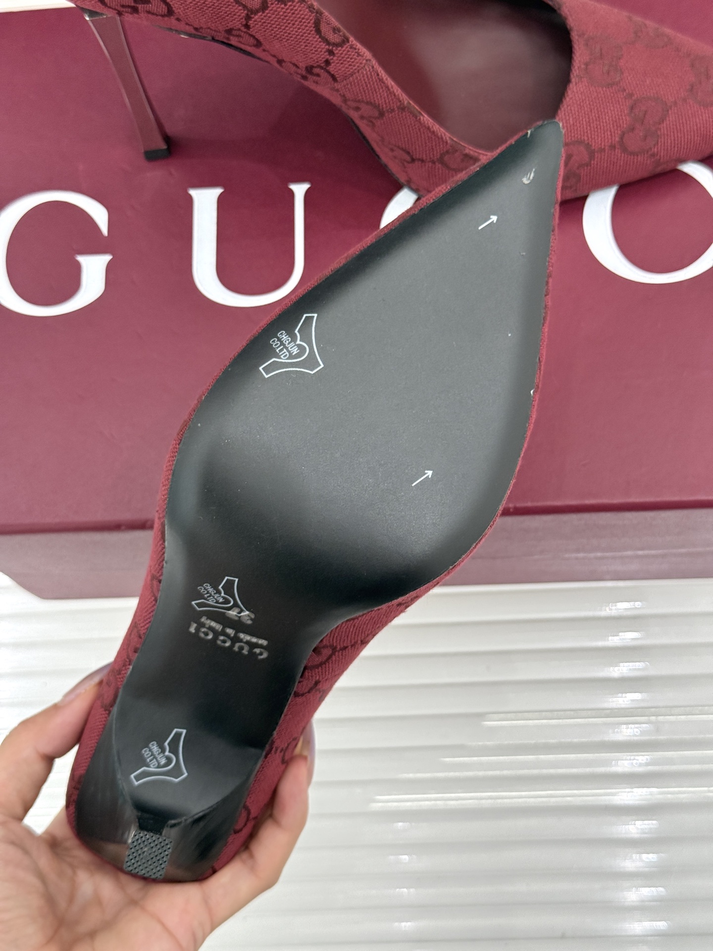 Gucci/古驰 26WF新品极简老花尖头高跟鞋Gucci 2026春夏极简新作以克制美学焕新经典GG老