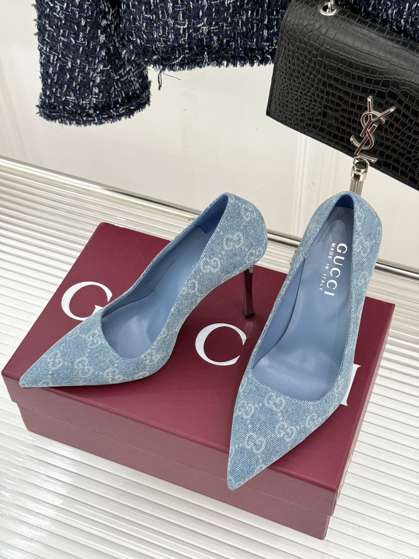 Gucci/古驰 26WF新品极简老花尖头高跟鞋Gucci 2026春夏极简新作以克制美学焕新经典GG老