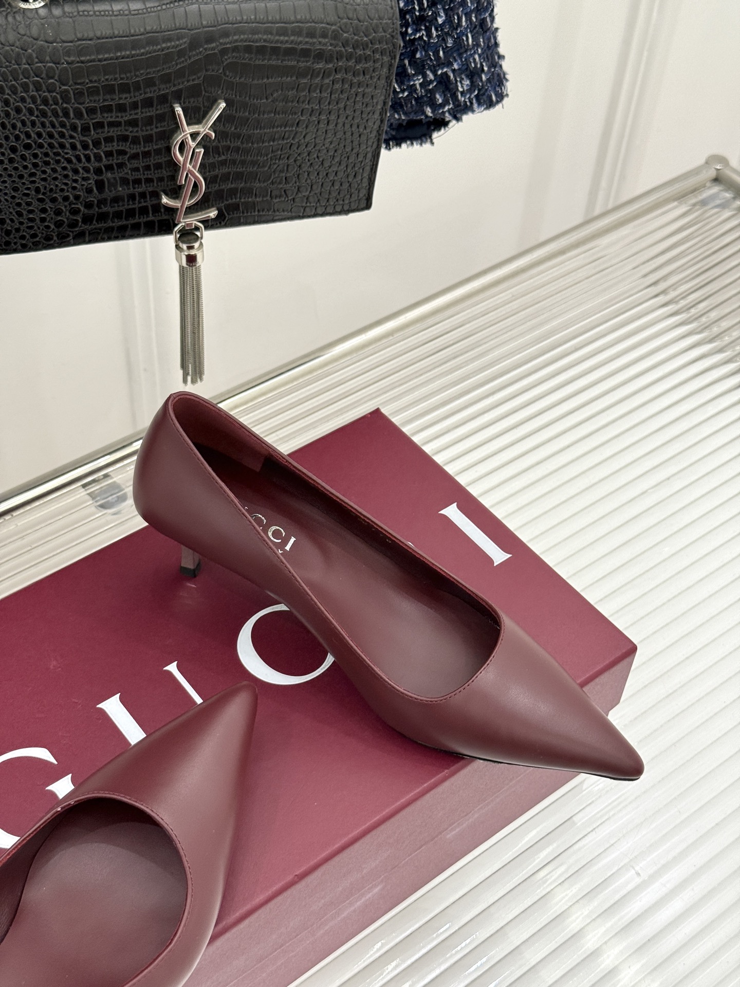 Gucci/古驰 26WF新品极简老花尖头高跟鞋Gucci 2026春夏极简新作以克制美学焕新经典GG老