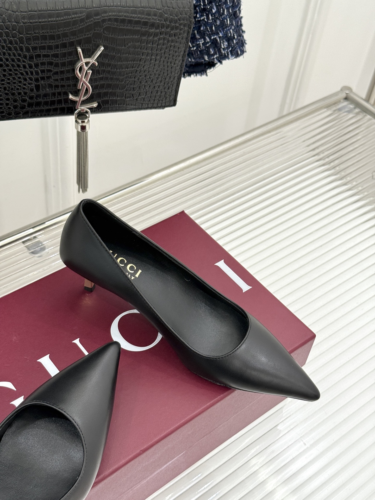 Gucci/古驰 26WF新品极简老花尖头高跟鞋Gucci 2026春夏极简新作以克制美学焕新经典GG老