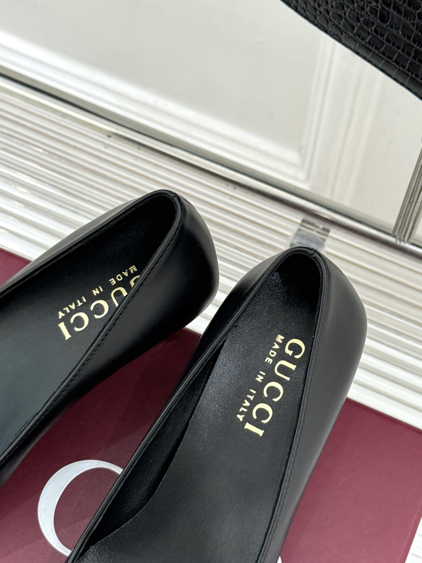 Gucci/古驰 26WF新品极简老花尖头高跟鞋Gucci 2026春夏极简新作以克制美学焕新经典GG老