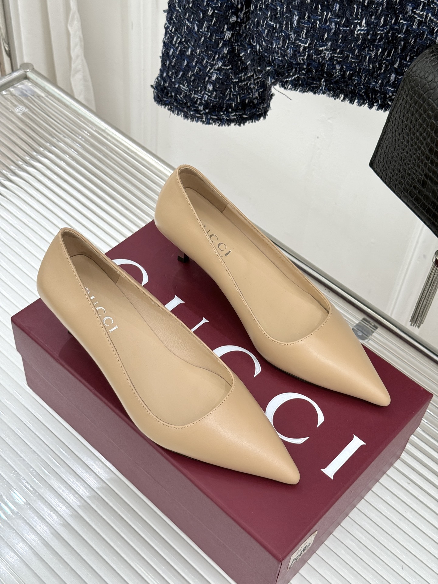 Gucci/古驰 26WF新品极简老花尖头高跟鞋Gucci 2026春夏极简新作以克制美学焕新经典GG老