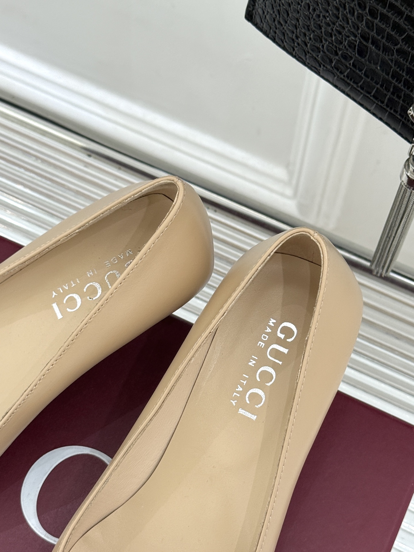 Gucci/古驰 26WF新品极简老花尖头高跟鞋Gucci 2026春夏极简新作以克制美学焕新经典GG老