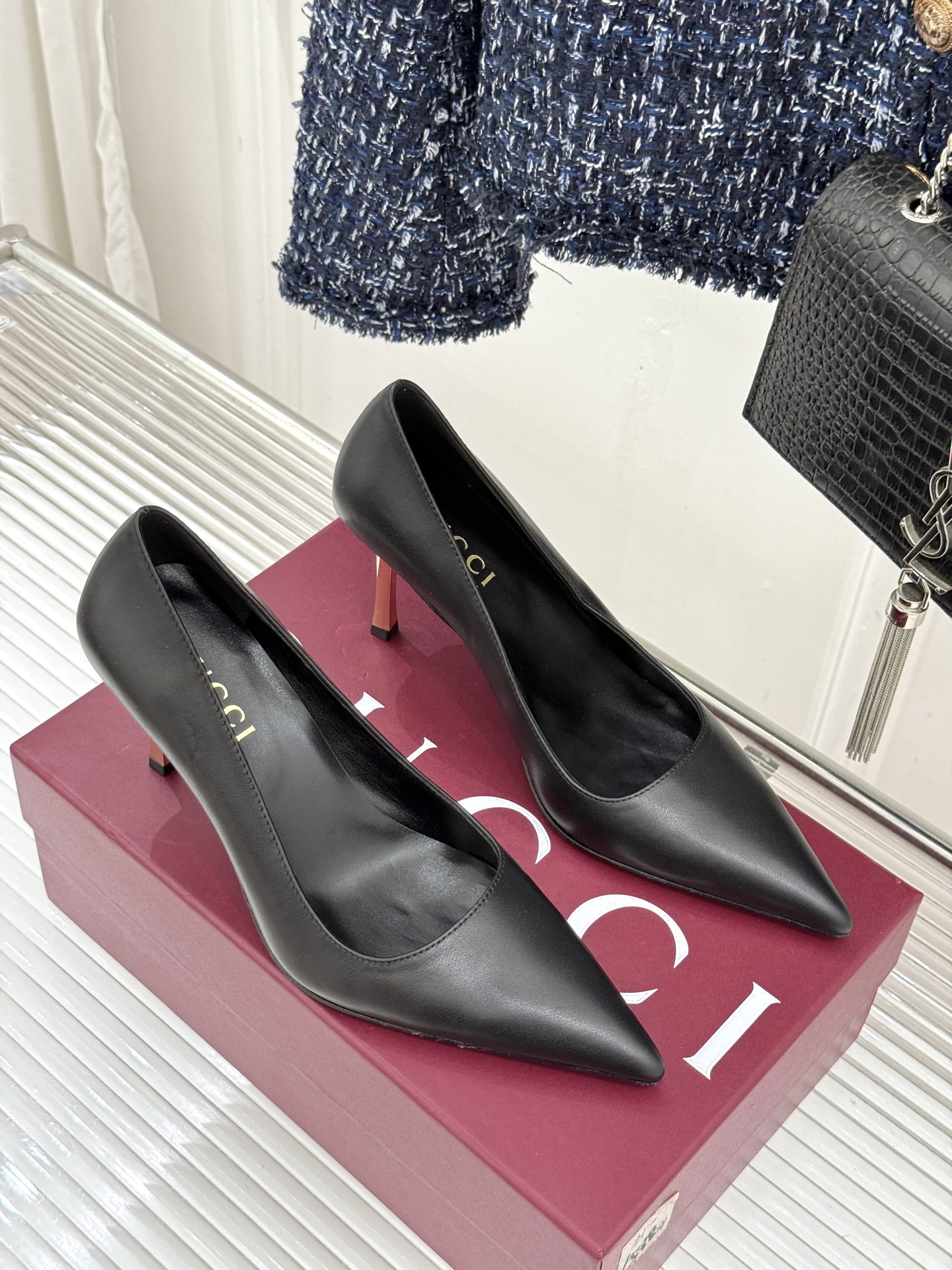 Gucci/古驰 26WF新品极简老花尖头高跟鞋Gucci 2026春夏极简新作以克制美学焕新经典GG老