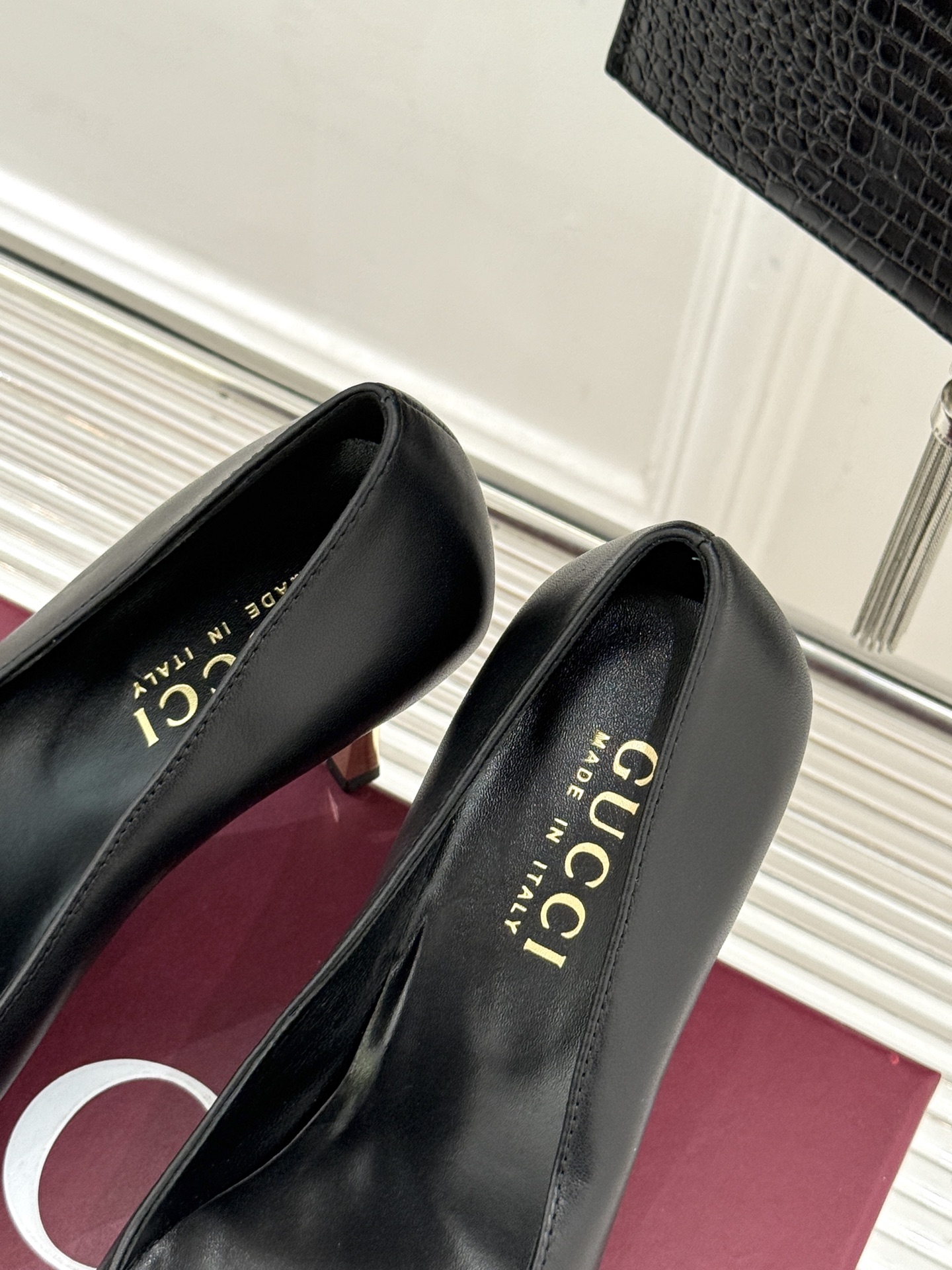 Gucci/古驰 26WF新品极简老花尖头高跟鞋Gucci 2026春夏极简新作以克制美学焕新经典GG老