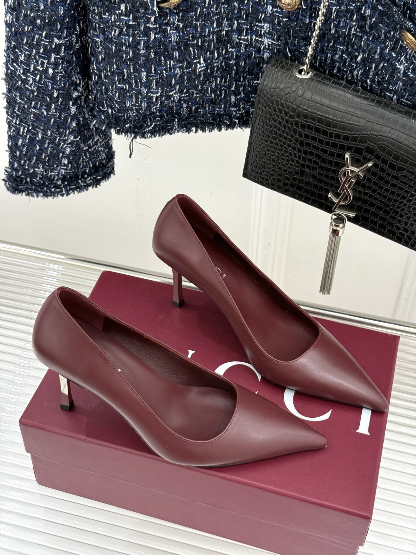 Gucci/古驰 26WF新品极简老花尖头高跟鞋Gucci 2026春夏极简新作以克制美学焕新经典GG老