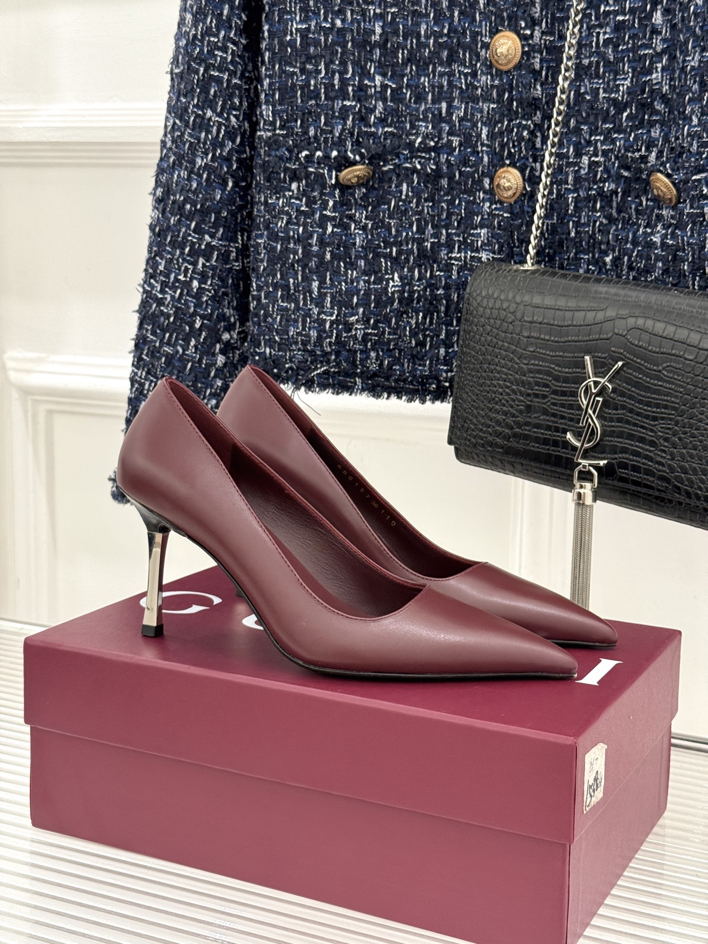 Gucci/古驰 26WF新品极简老花尖头高跟鞋Gucci 2026春夏极简新作以克制美学焕新经典GG老