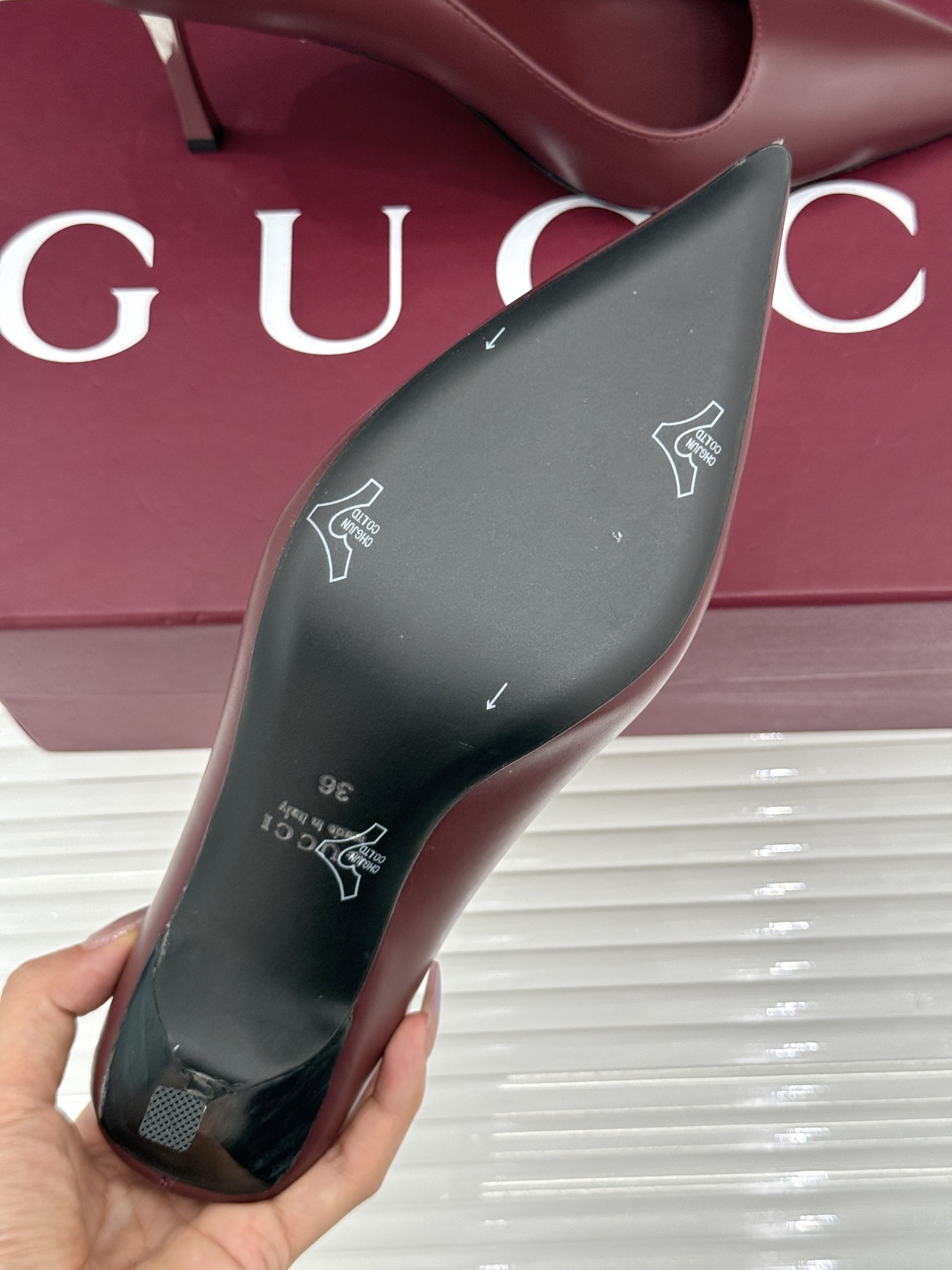 Gucci/古驰 26WF新品极简老花尖头高跟鞋Gucci 2026春夏极简新作以克制美学焕新经典GG老