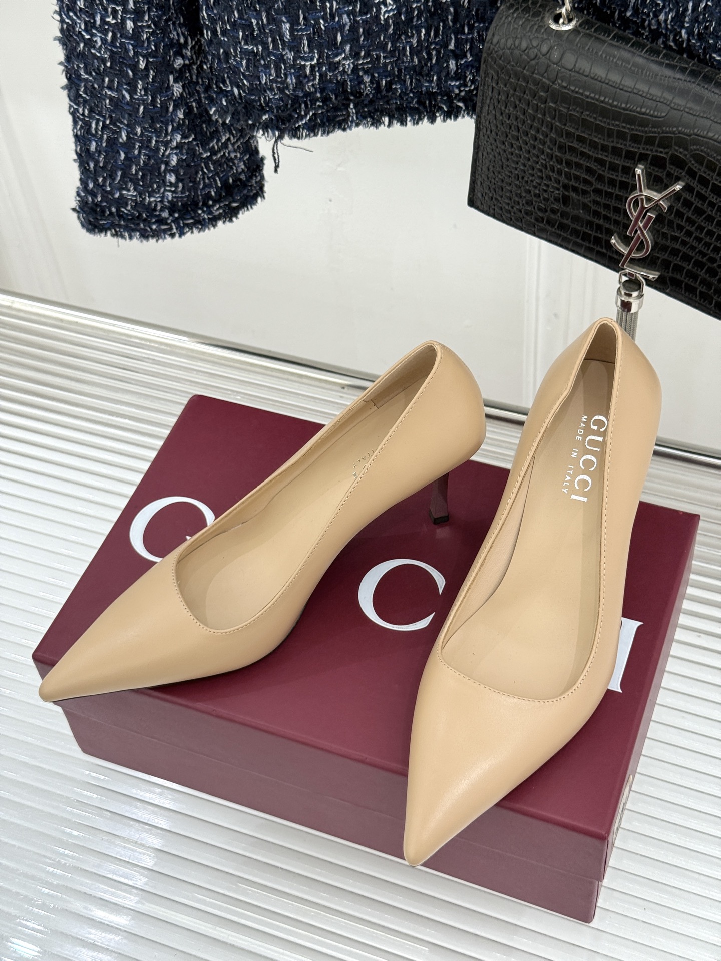 Gucci/古驰 26WF新品极简老花尖头高跟鞋Gucci 2026春夏极简新作以克制美学焕新经典GG老