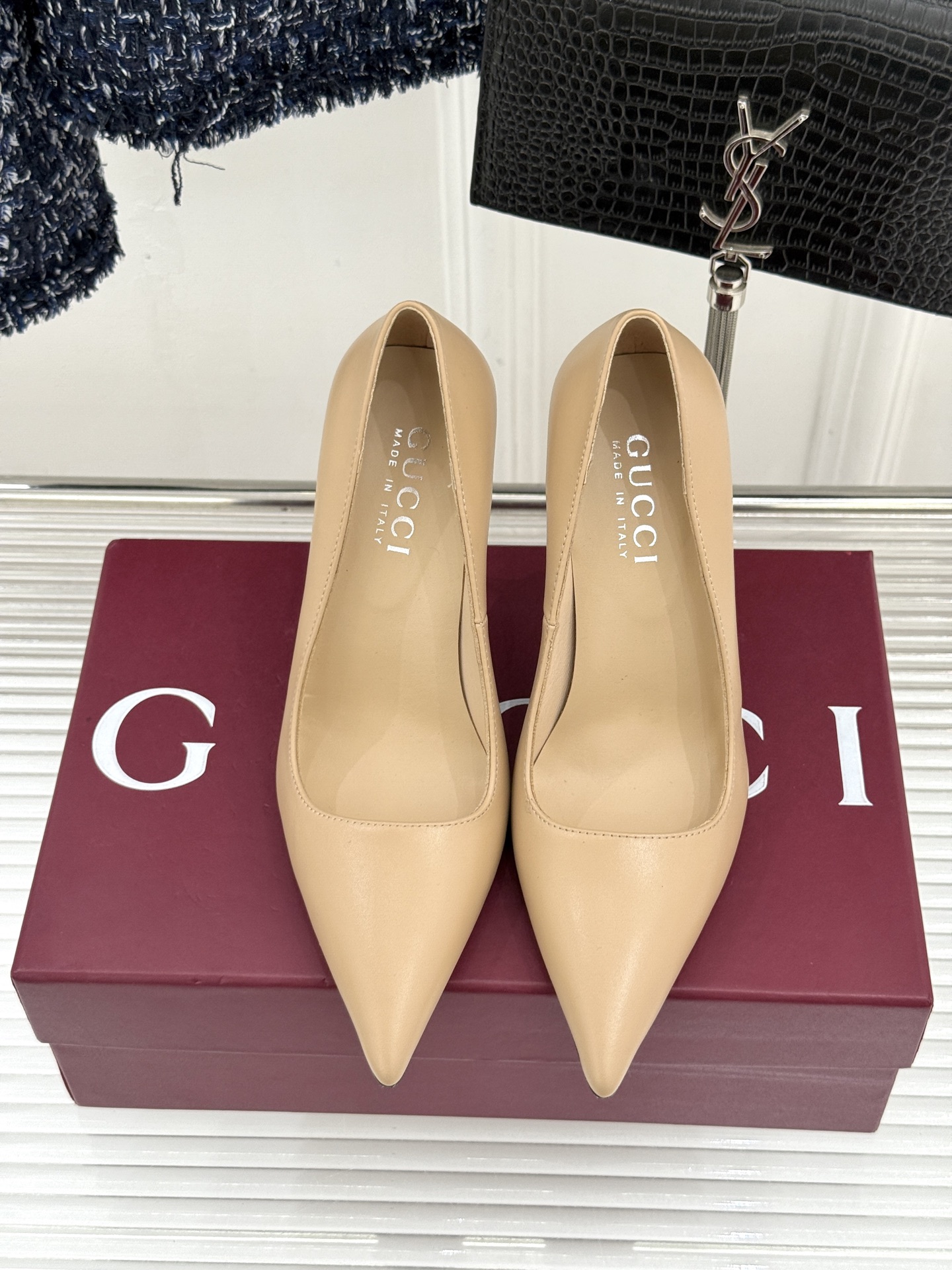 Gucci/古驰 26WF新品极简老花尖头高跟鞋Gucci 2026春夏极简新作以克制美学焕新经典GG老