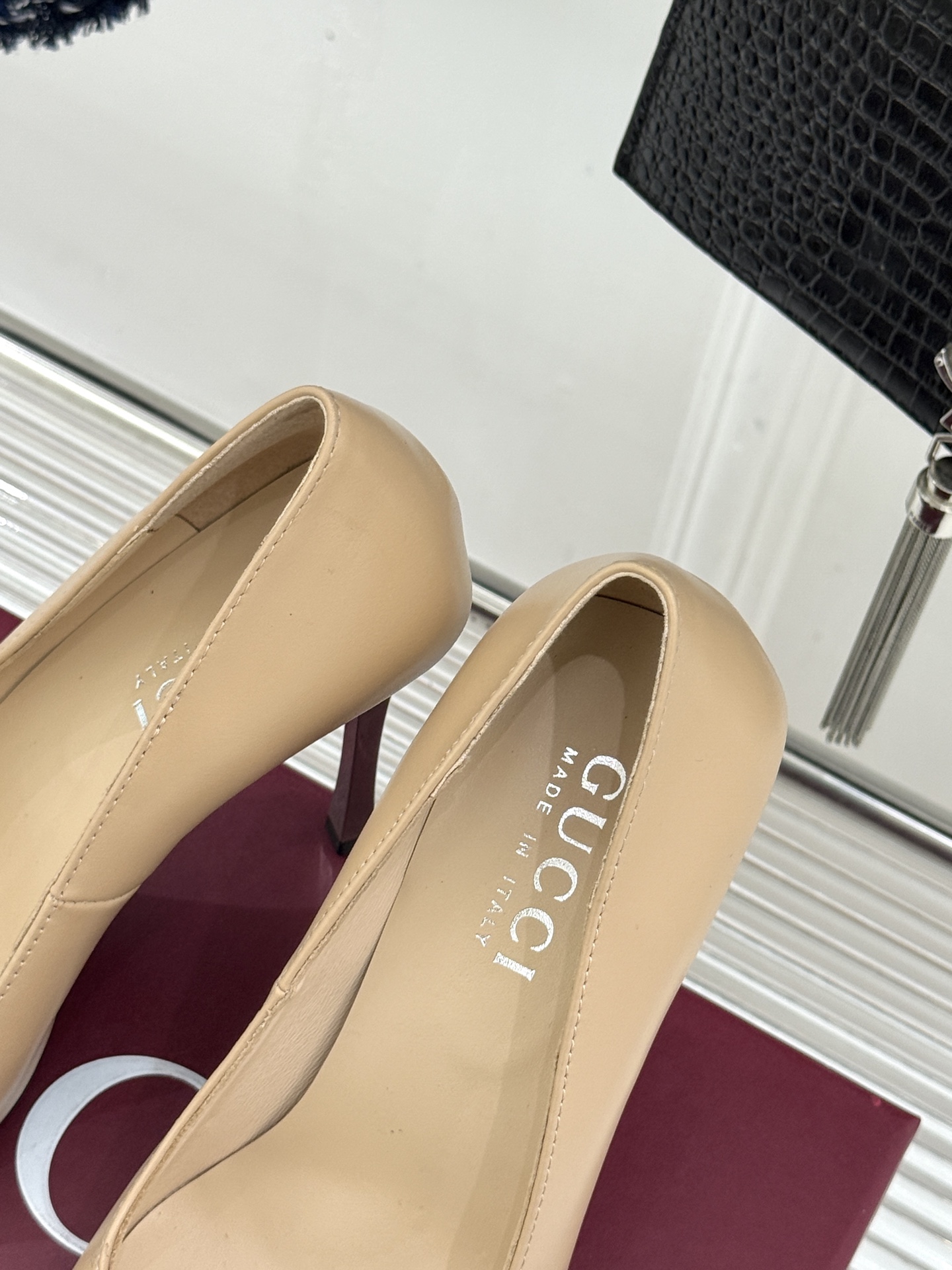 Gucci/古驰 26WF新品极简老花尖头高跟鞋Gucci 2026春夏极简新作以克制美学焕新经典GG老