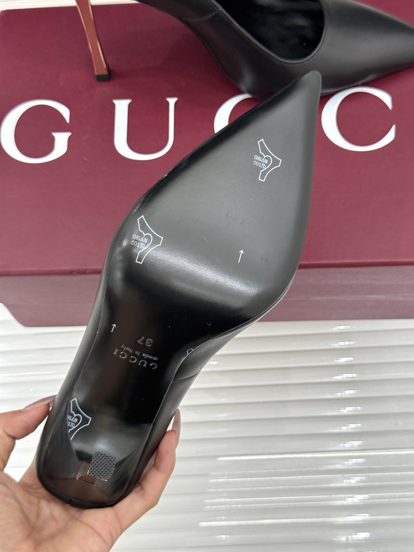 Gucci/古驰 26WF新品极简老花尖头高跟鞋Gucci 2026春夏极简新作以克制美学焕新经典GG老