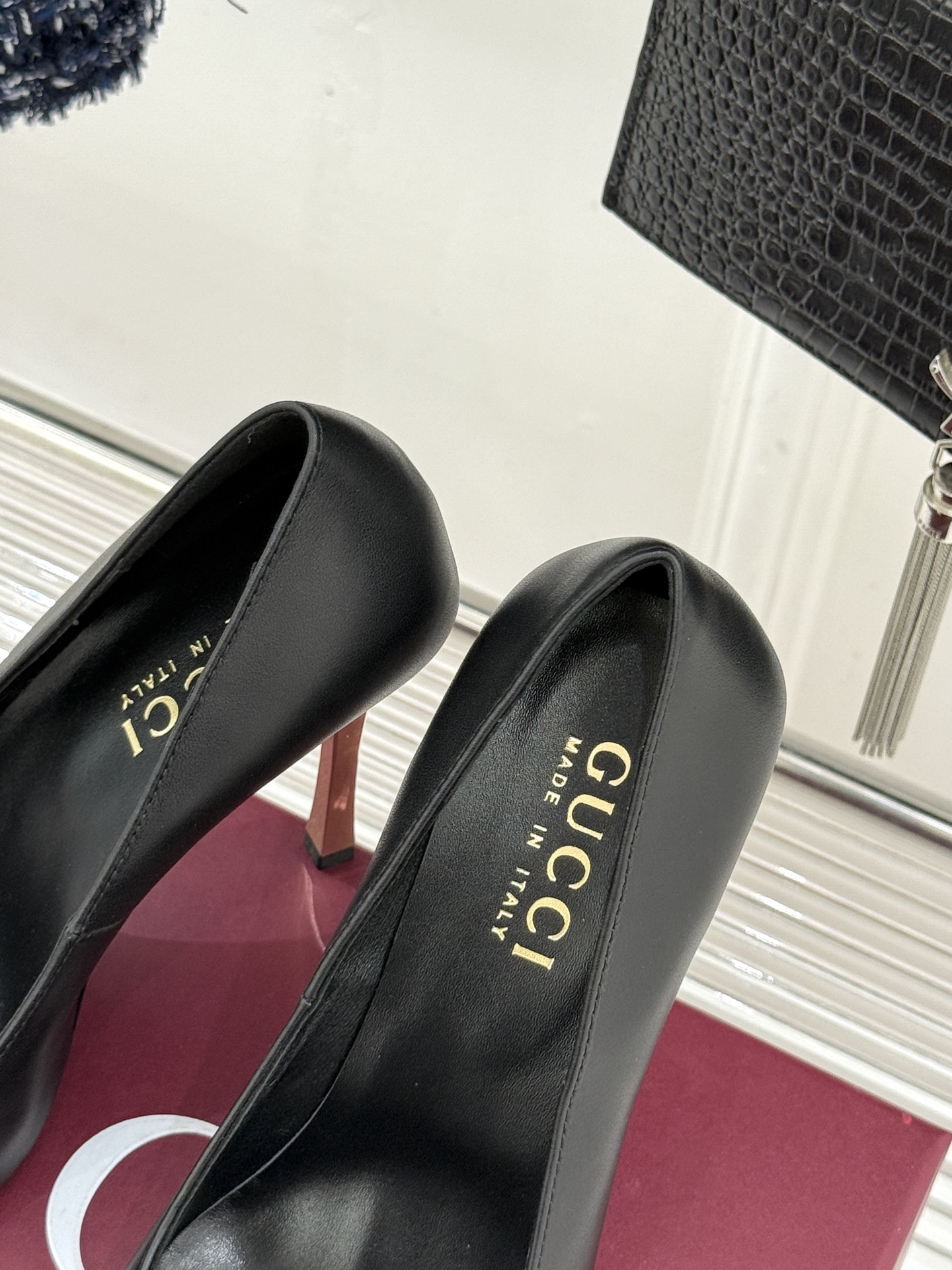 Gucci/古驰 26WF新品极简老花尖头高跟鞋Gucci 2026春夏极简新作以克制美学焕新经典GG老