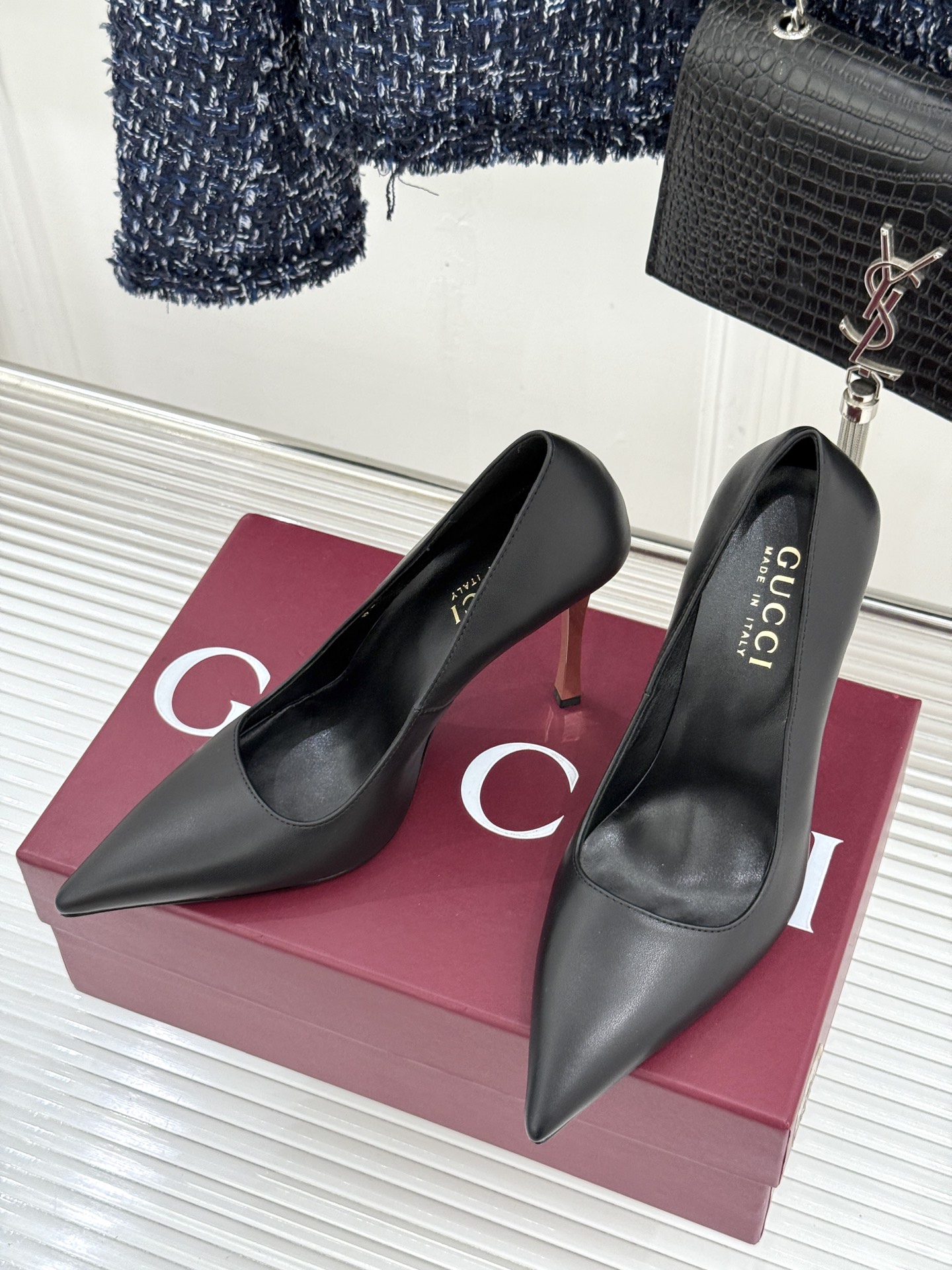 Gucci/古驰 26WF新品极简老花尖头高跟鞋Gucci 2026春夏极简新作以克制美学焕新经典GG老