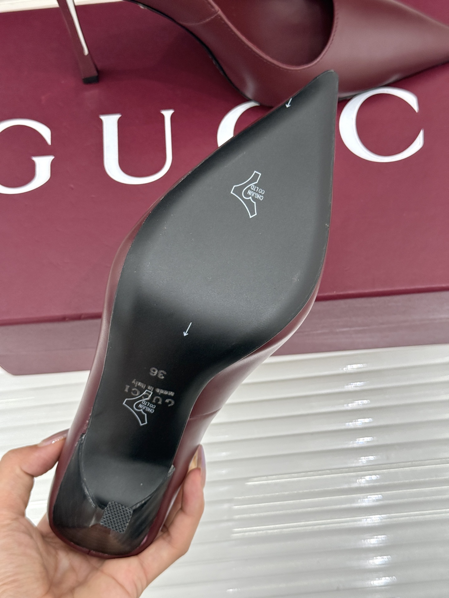 Gucci/古驰 26WF新品极简老花尖头高跟鞋Gucci 2026春夏极简新作以克制美学焕新经典GG老