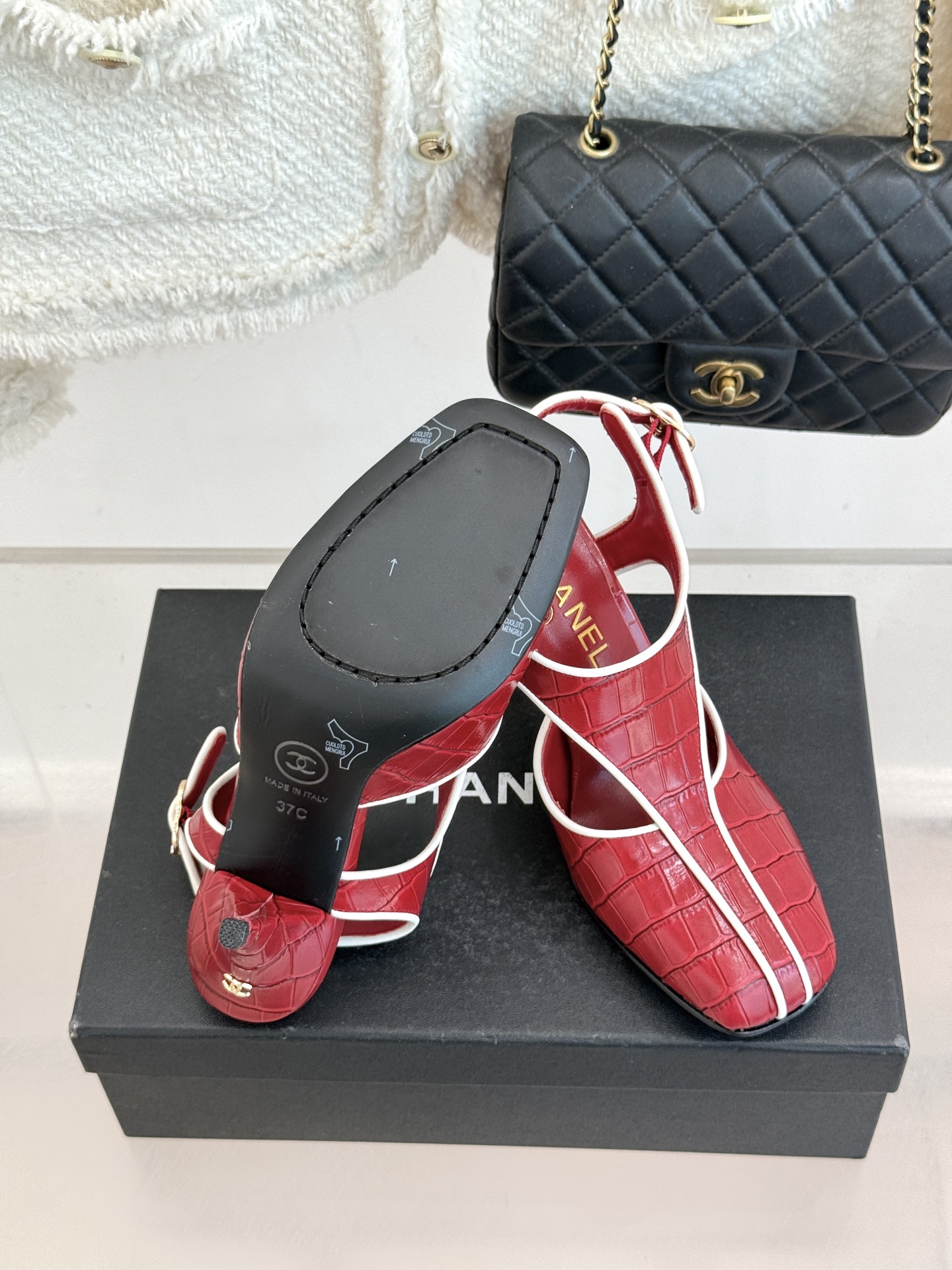 CHANE* ｜小香26P新品T字带方头高跟凉鞋以复古方头重塑法式优雅利落线条勾勒足部轮廓自带90年代摩