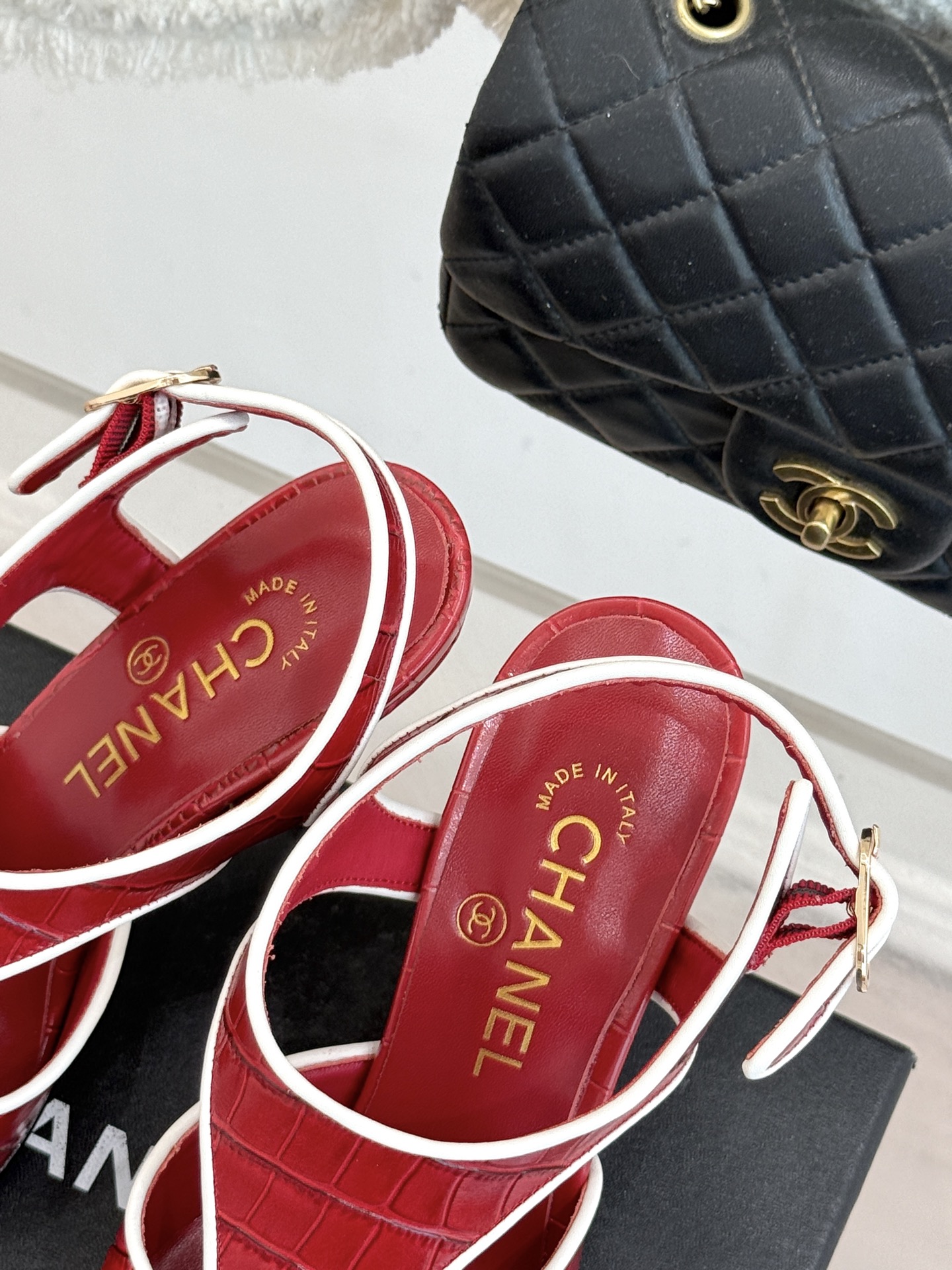 CHANE* ｜小香26P新品T字带方头高跟凉鞋以复古方头重塑法式优雅利落线条勾勒足部轮廓自带90年代摩