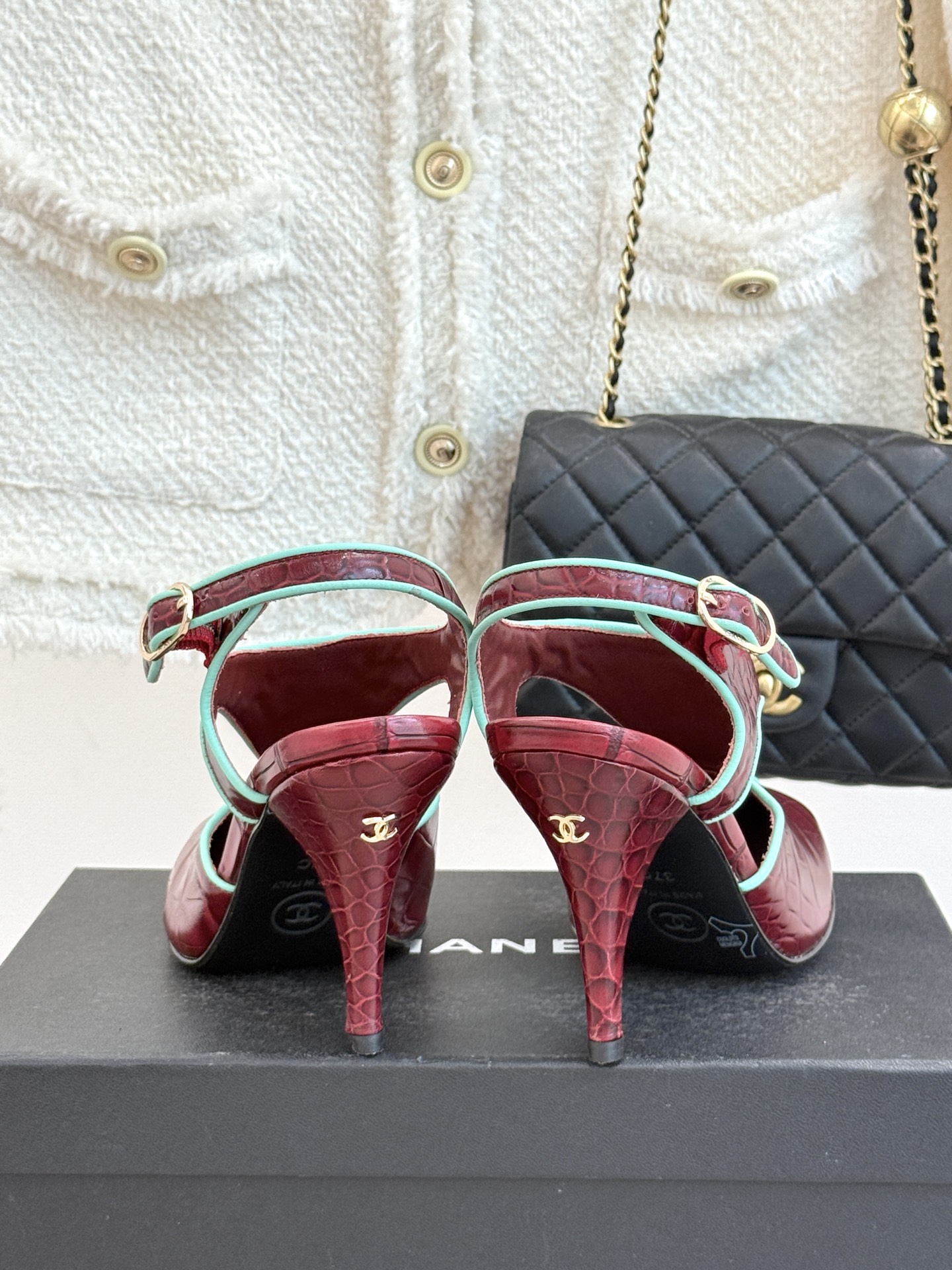 CHANE* ｜小香26P新品T字带方头高跟凉鞋以复古方头重塑法式优雅利落线条勾勒足部轮廓自带90年代摩
