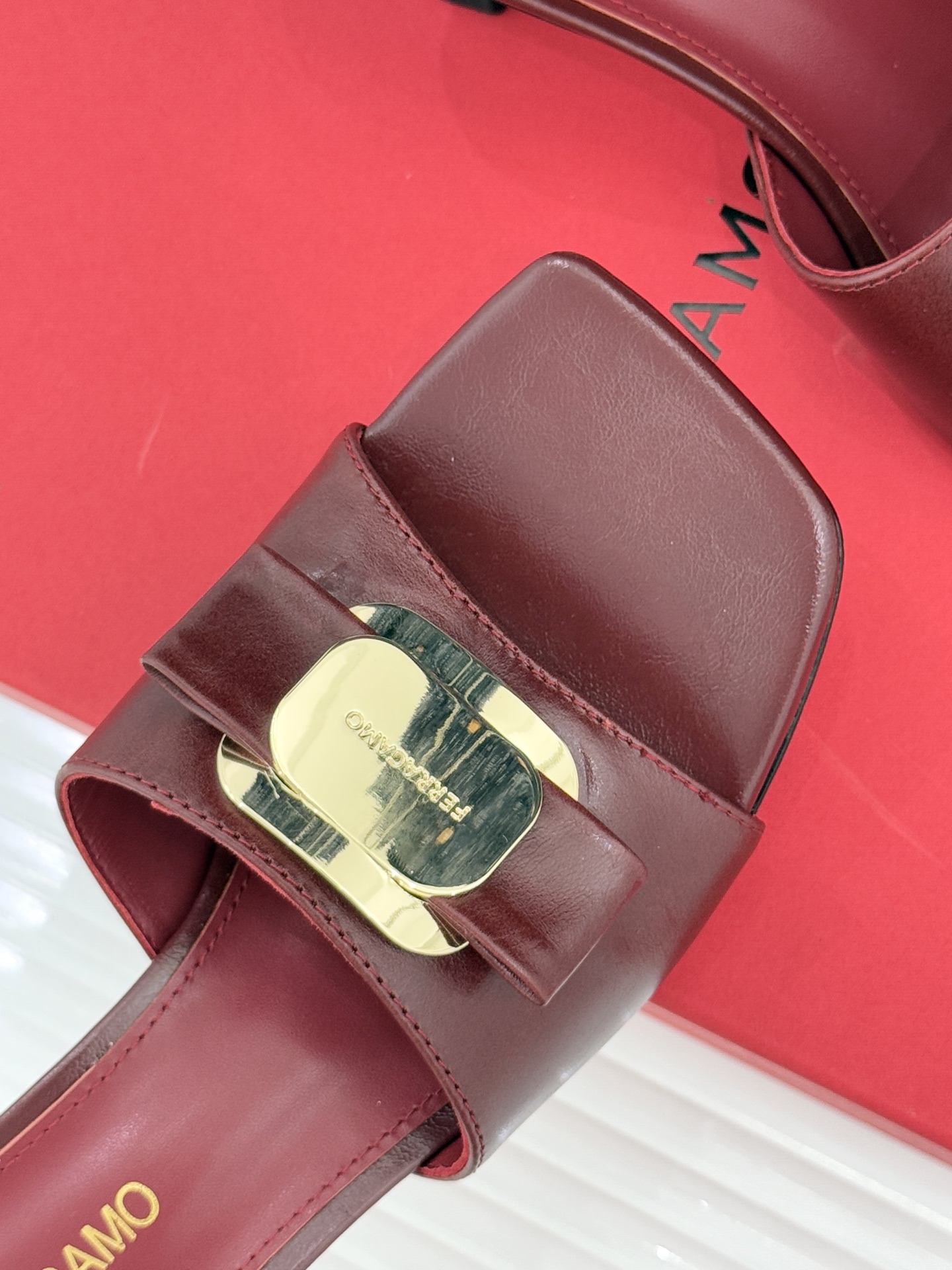 Ferragamo/菲拉格慕26WF新品蝴蝶结金属扣方头高跟拖鞋以经典Vara蝴蝶结与Gancini金属