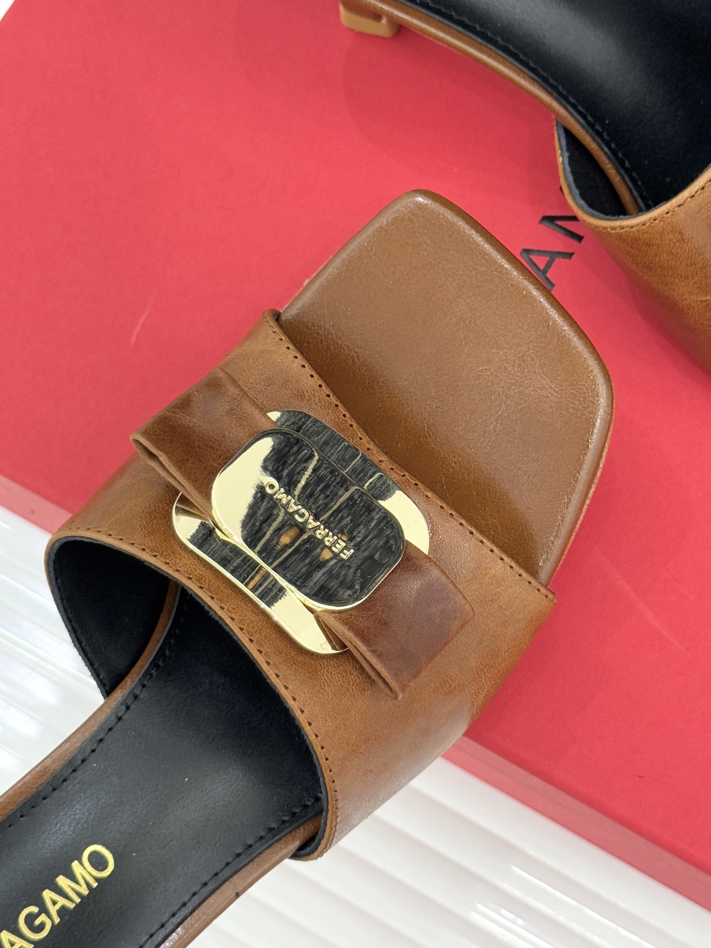 Ferragamo/菲拉格慕26WF新品蝴蝶结金属扣方头高跟拖鞋以经典Vara蝴蝶结与Gancini金属
