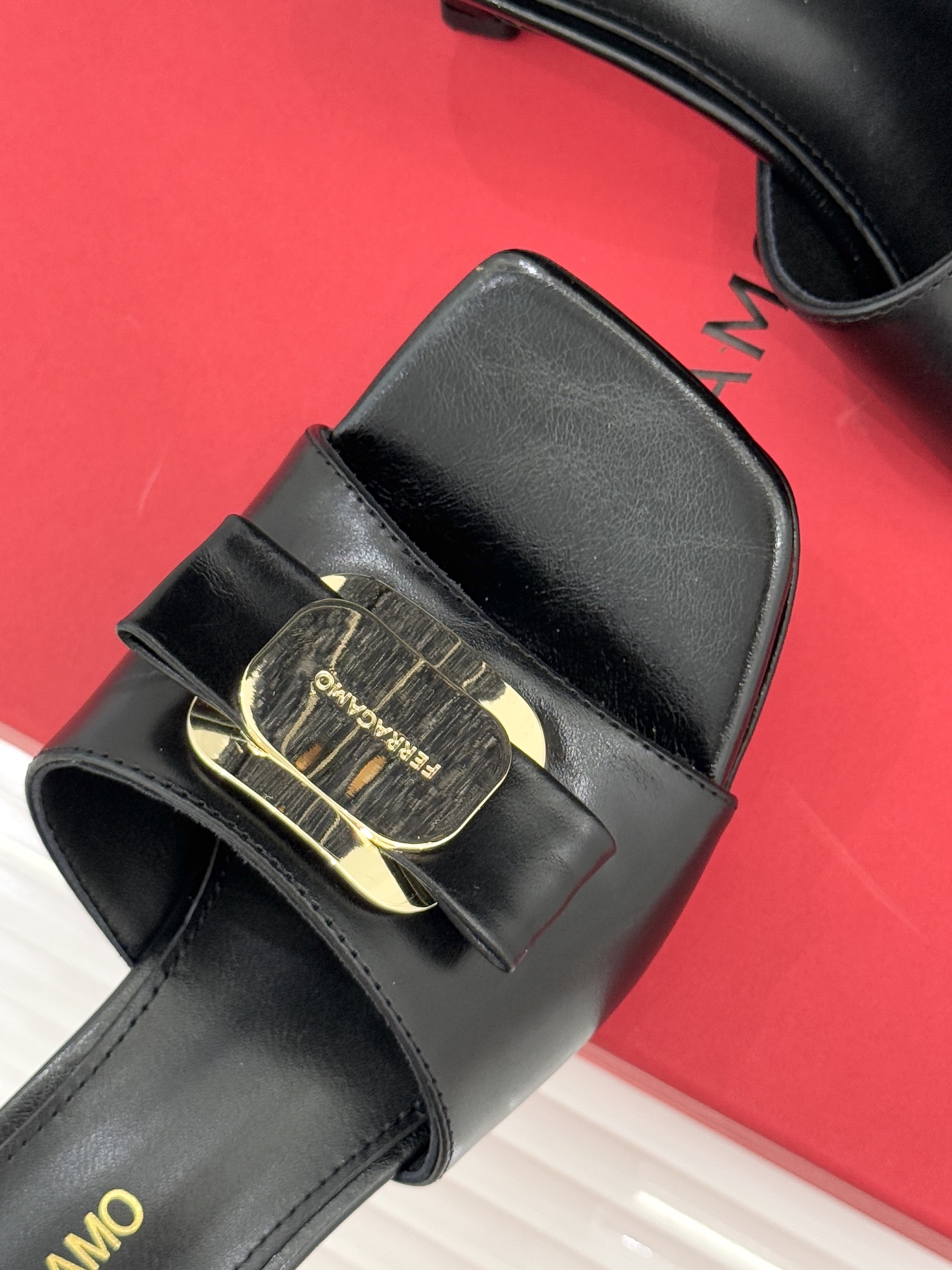 Ferragamo/菲拉格慕26WF新品蝴蝶结金属扣方头高跟拖鞋以经典Vara蝴蝶结与Gancini金属