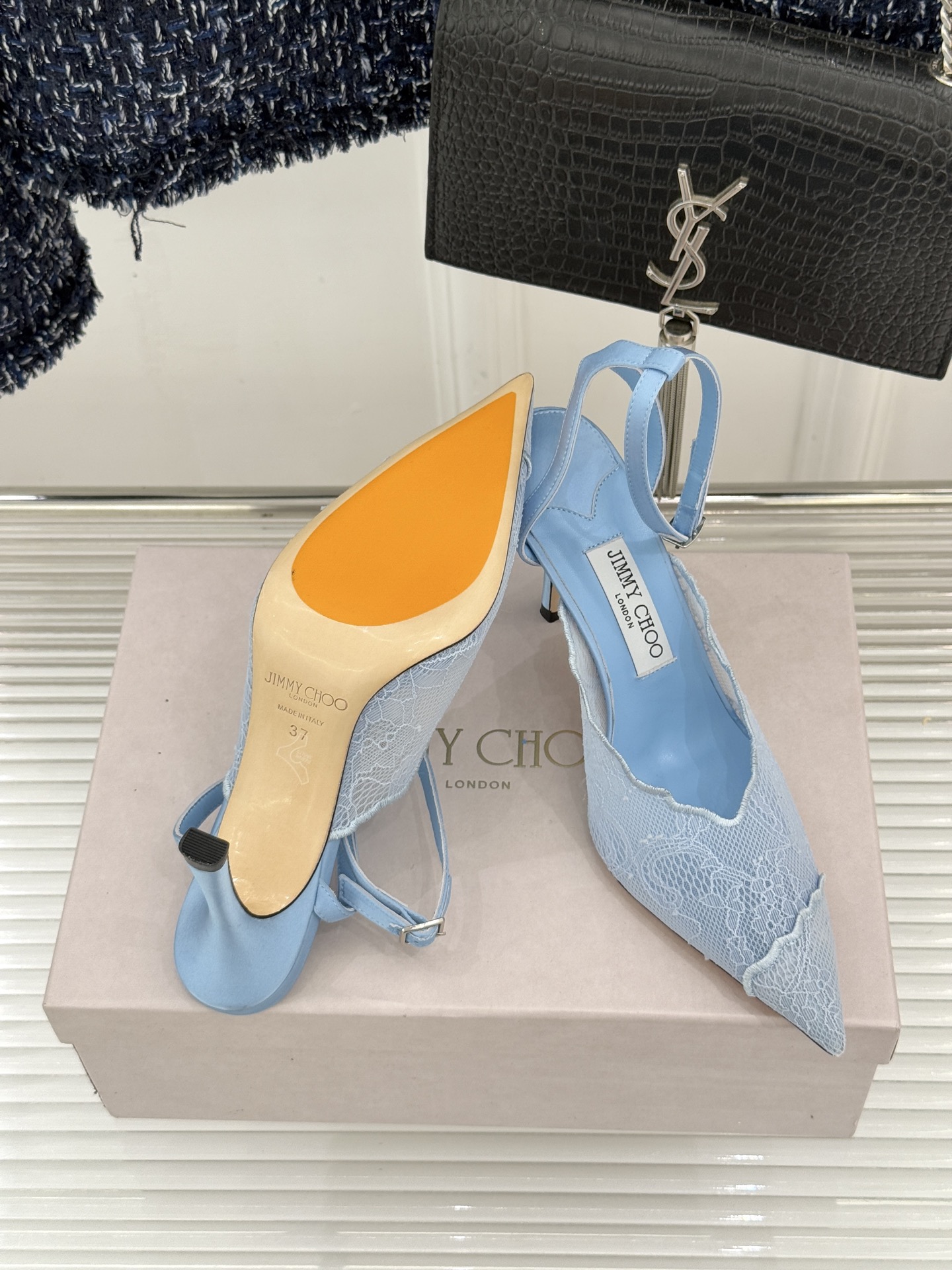 Jimmy Choo/吉米周26WF新品蕾丝金属头高跟凉鞋承袭品牌30年英伦奢雅基因这款凉鞋解锁现代女性