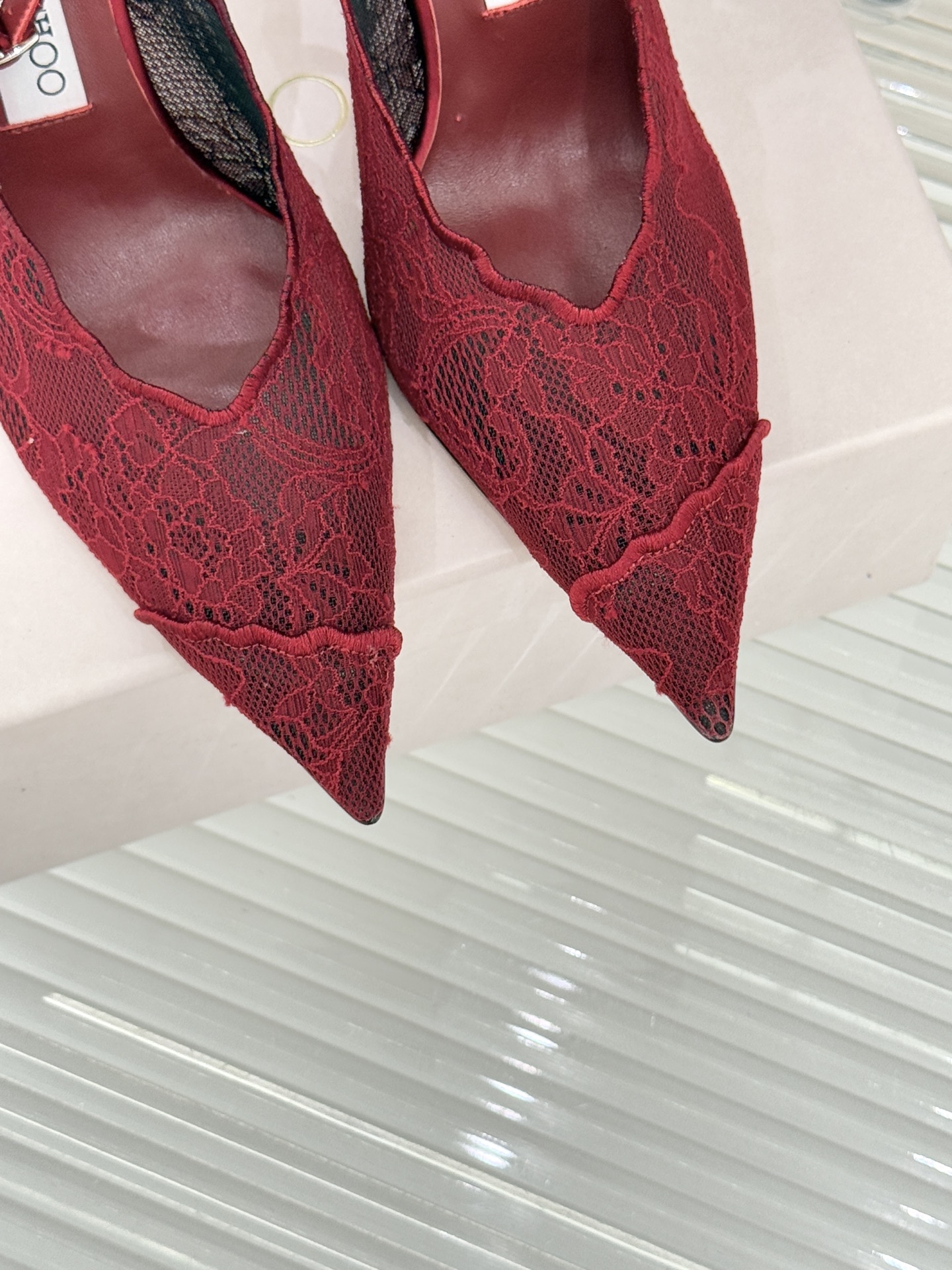 Jimmy Choo/吉米周26WF新品蕾丝金属头高跟凉鞋承袭品牌30年英伦奢雅基因这款凉鞋解锁现代女性