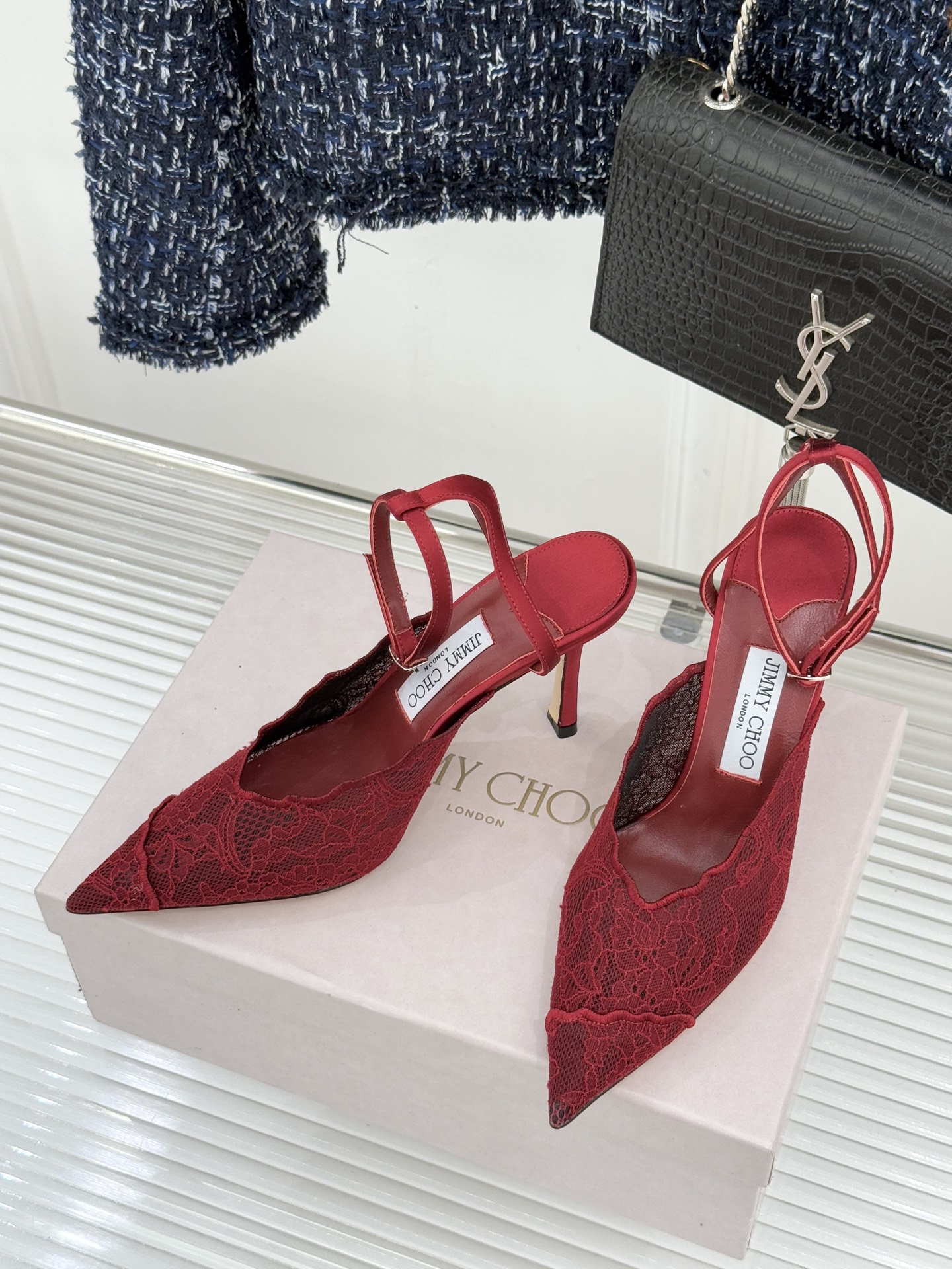Jimmy Choo/吉米周26WF新品蕾丝金属头高跟凉鞋承袭品牌30年英伦奢雅基因这款凉鞋解锁现代女性