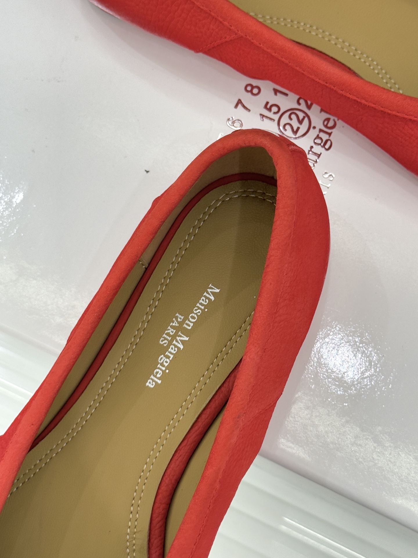 MaisonMargiela｜MM6马吉拉真丝褶皱芭蕾舞鞋分趾鞋～刻着“时髦”两字的猪蹄分趾鞋这次在原来