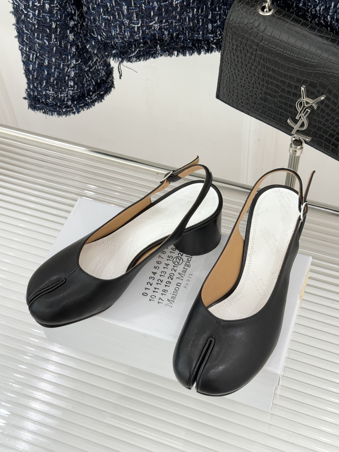 MaisonMargiela｜MM6马吉拉复古分趾玛丽珍凉鞋MaisonMargiela又又又放大招啦！