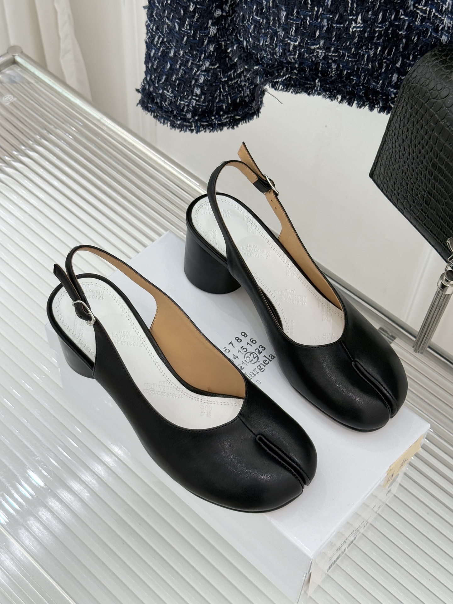 MaisonMargiela｜MM6马吉拉复古分趾玛丽珍凉鞋MaisonMargiela又又又放大招啦！