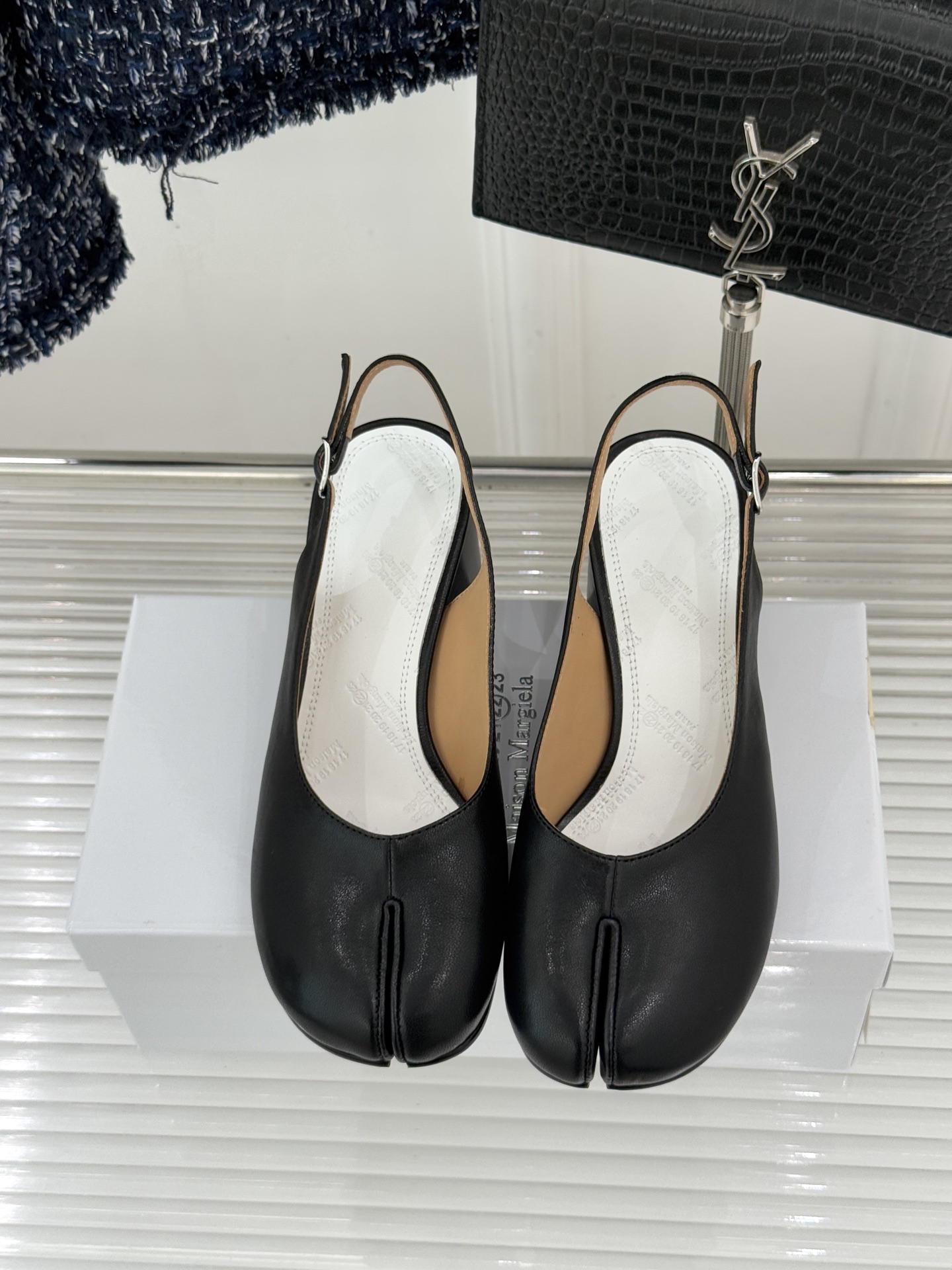 MaisonMargiela｜MM6马吉拉复古分趾玛丽珍凉鞋MaisonMargiela又又又放大招啦！