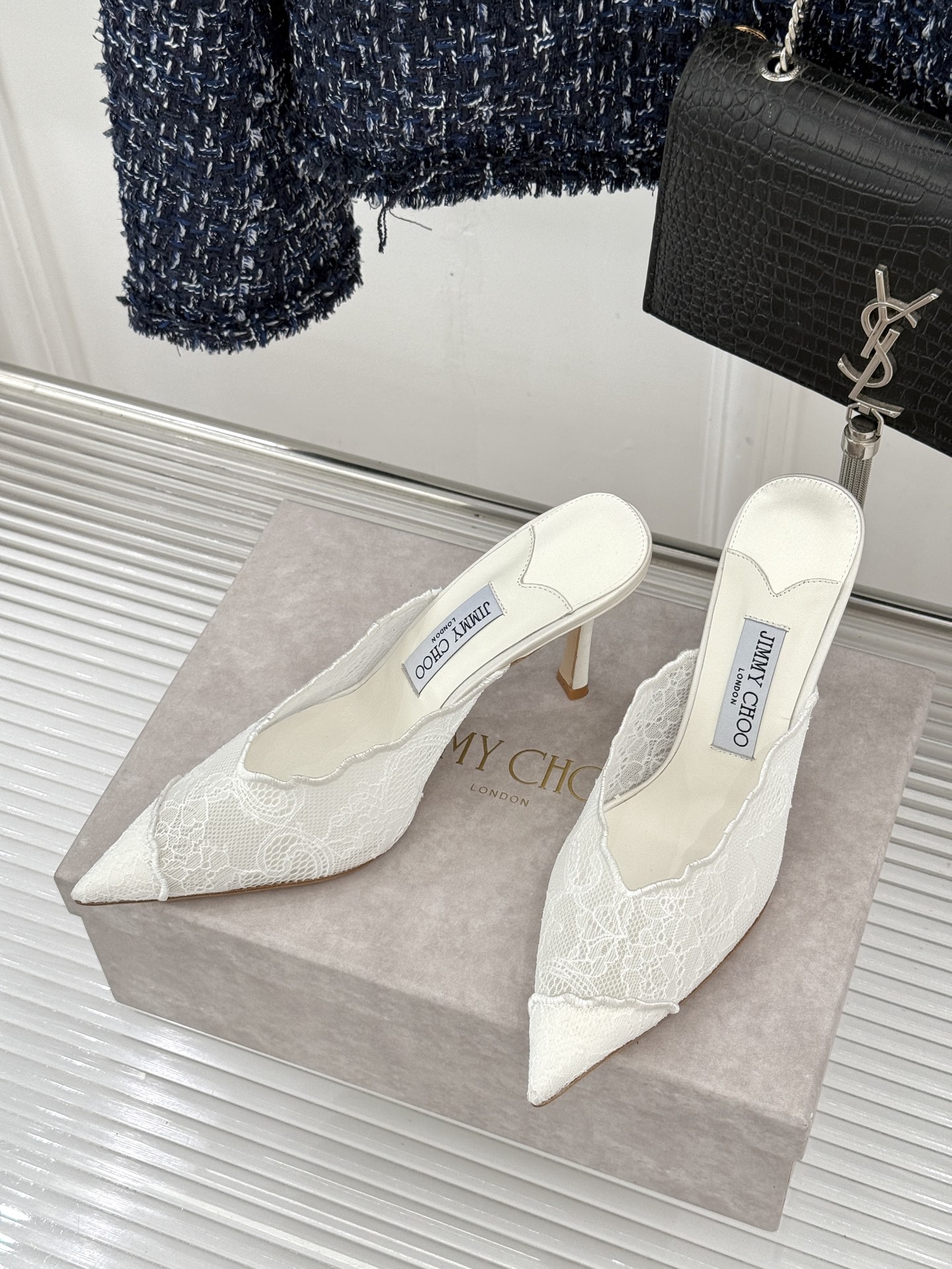 Jimmy Choo/吉米周26WF新品蕾丝金属头高跟凉鞋承袭品牌30年英伦奢雅基因这款凉鞋解锁现代女性