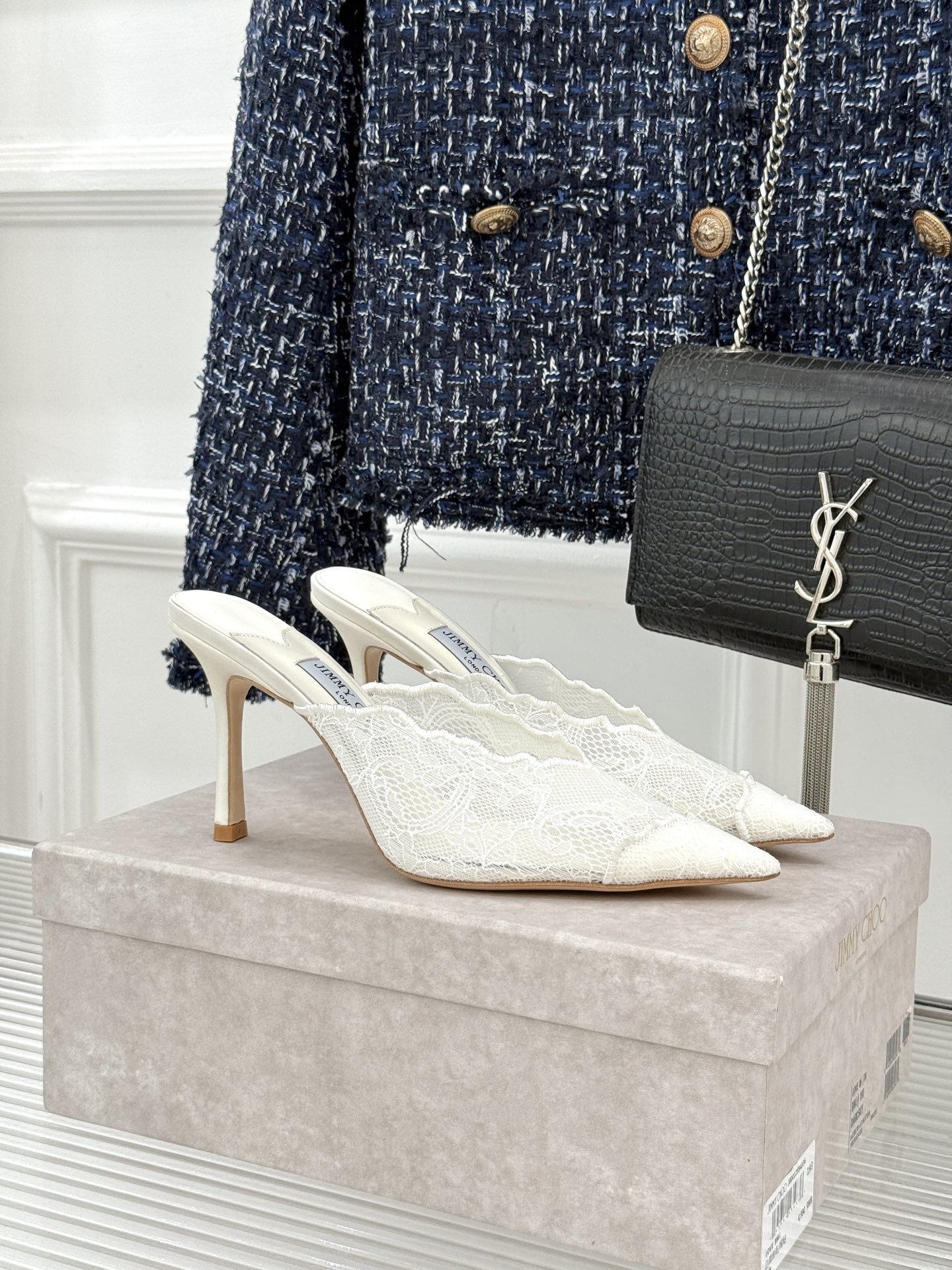 Jimmy Choo/吉米周26WF新品蕾丝金属头高跟凉鞋承袭品牌30年英伦奢雅基因这款凉鞋解锁现代女性