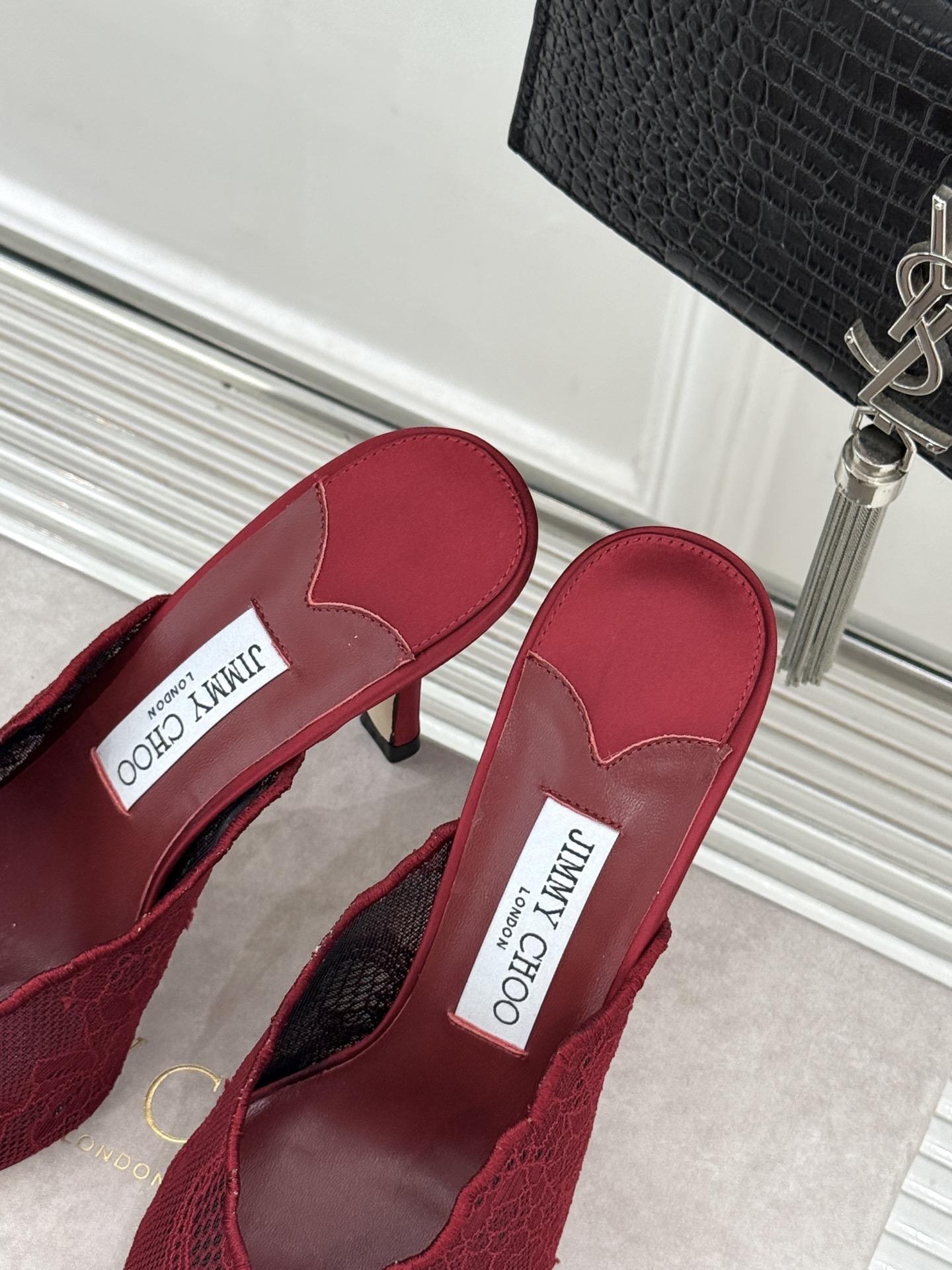 Jimmy Choo/吉米周26WF新品蕾丝金属头高跟凉鞋承袭品牌30年英伦奢雅基因这款凉鞋解锁现代女性
