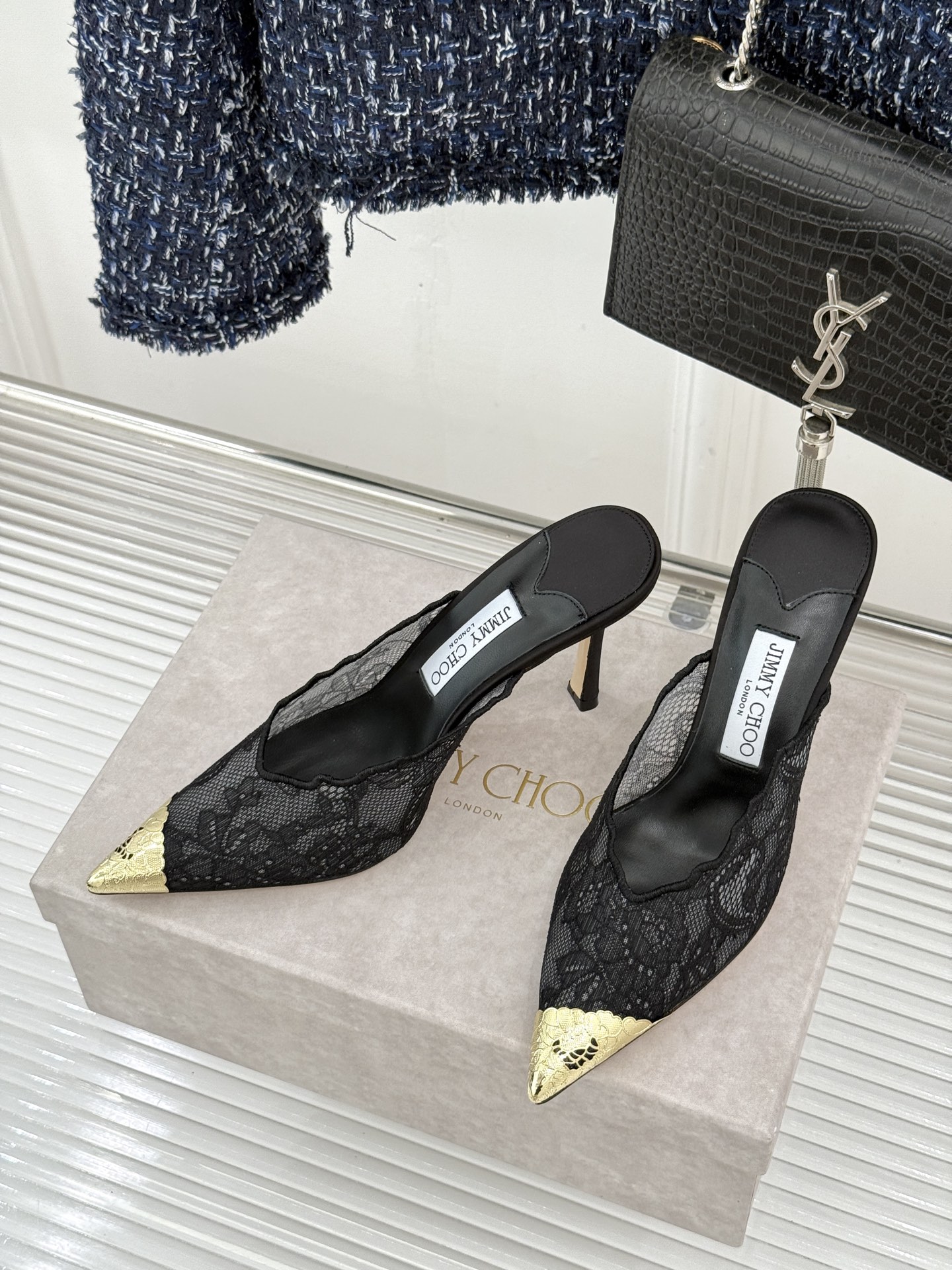 Jimmy Choo/吉米周26WF新品蕾丝金属头高跟凉鞋承袭品牌30年英伦奢雅基因这款凉鞋解锁现代女性