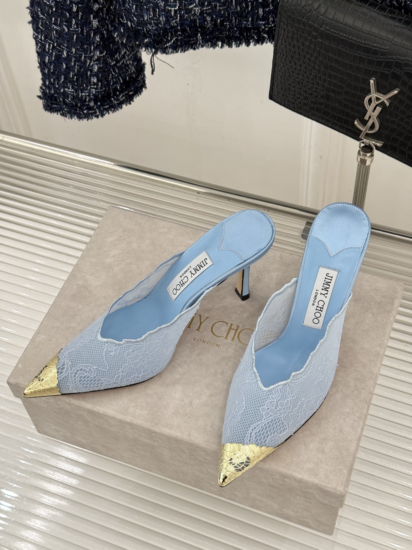 Jimmy Choo/吉米周26WF新品蕾丝金属头高跟凉鞋承袭品牌30年英伦奢雅基因这款凉鞋解锁现代女性