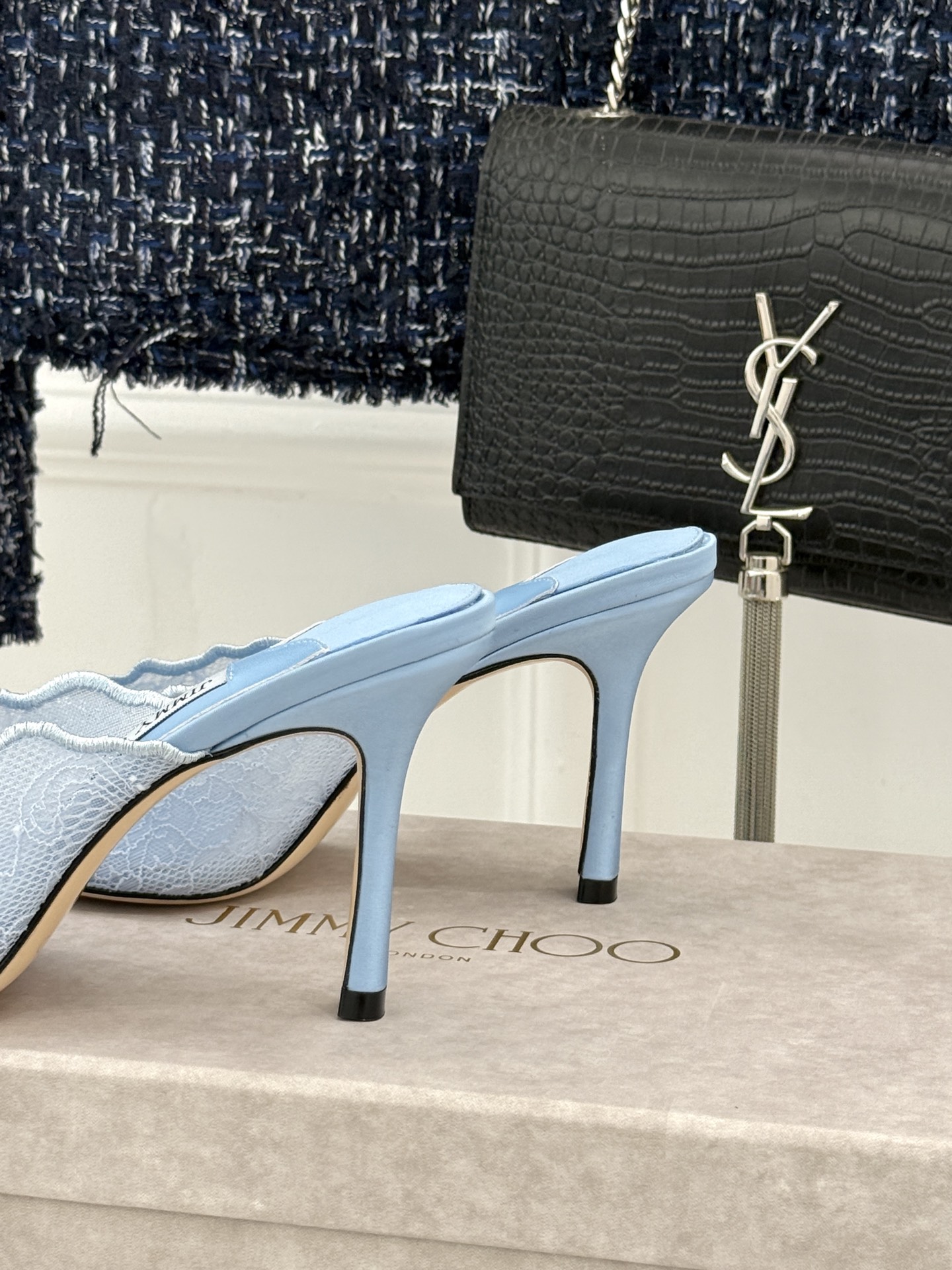 Jimmy Choo/吉米周26WF新品蕾丝金属头高跟凉鞋承袭品牌30年英伦奢雅基因这款凉鞋解锁现代女性