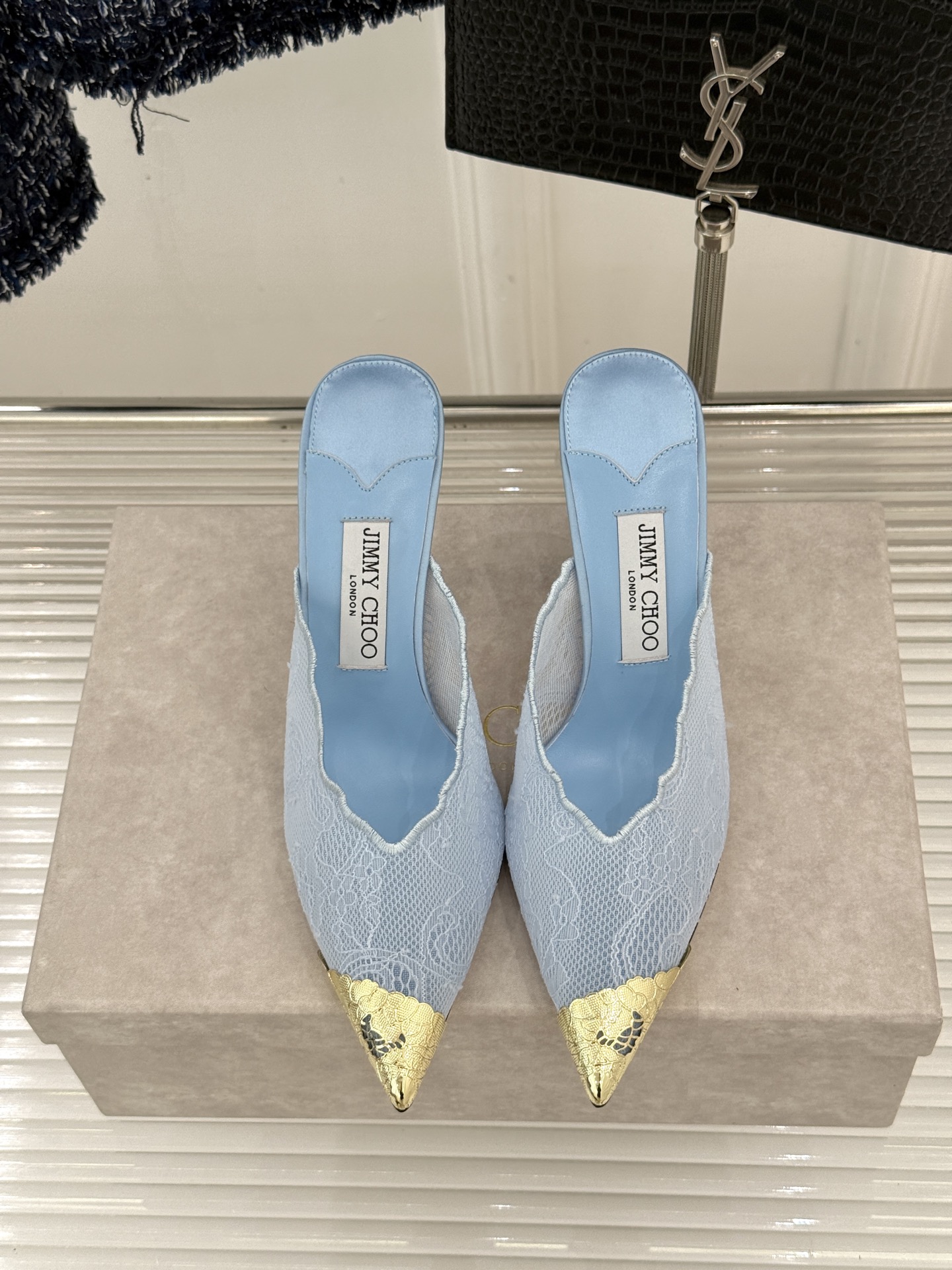 Jimmy Choo/吉米周26WF新品蕾丝金属头高跟凉鞋承袭品牌30年英伦奢雅基因这款凉鞋解锁现代女性