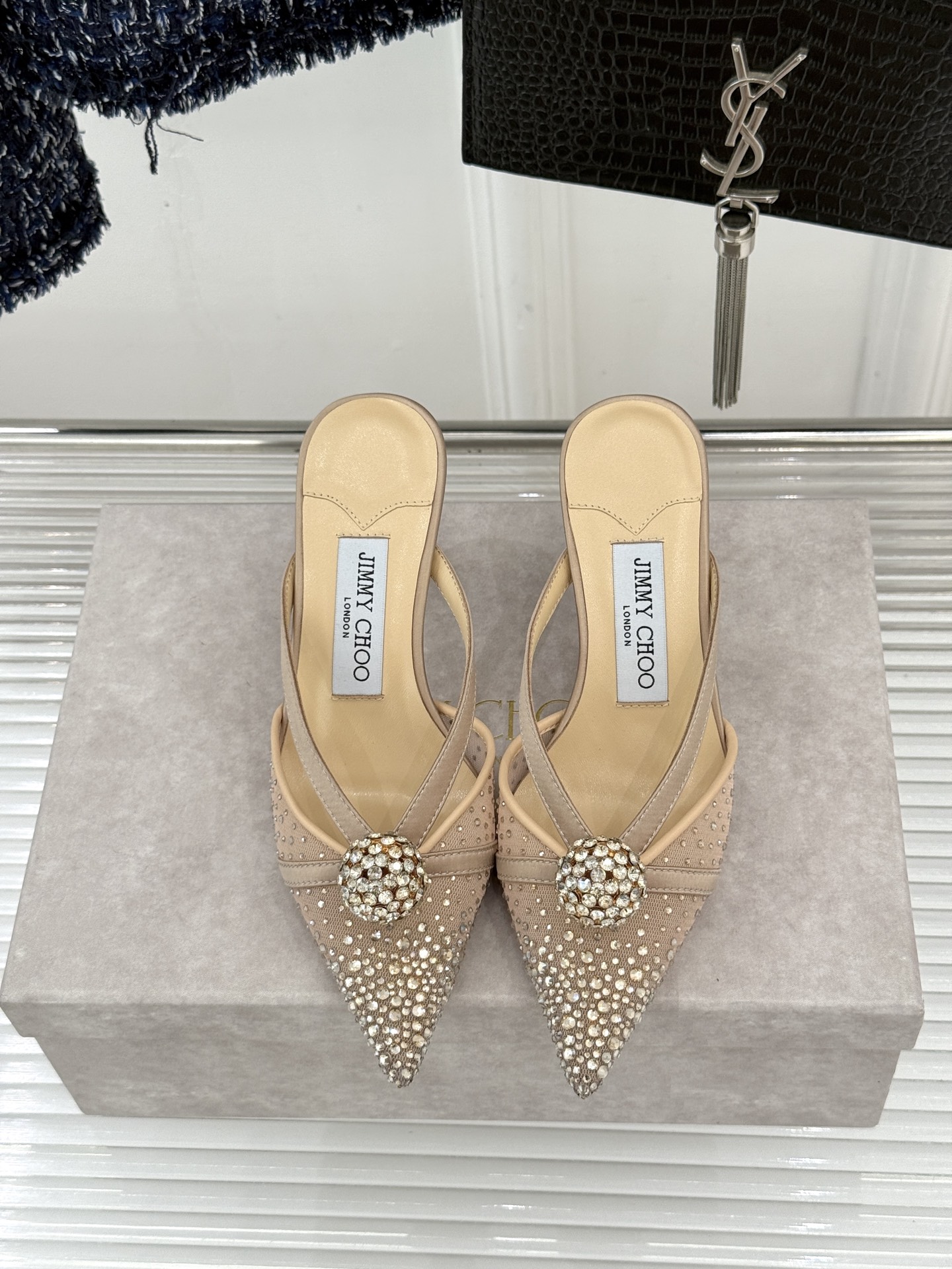Jimmy Choo/吉米周26WF新品水钻球网纱尖头高跟凉鞋谁能拒绝一双自带星光的JC！这款水钻网纱鞋