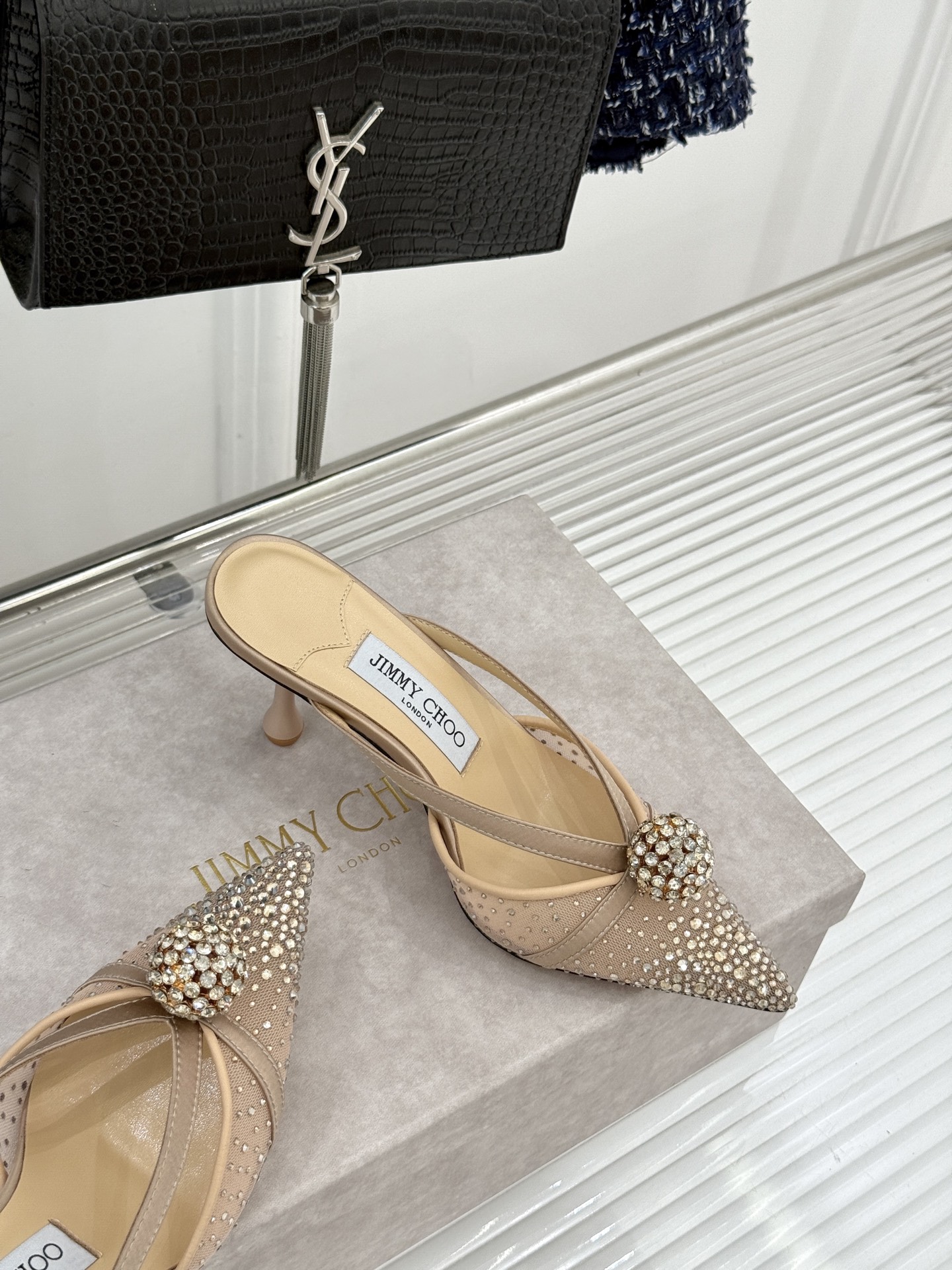 Jimmy Choo/吉米周26WF新品水钻球网纱尖头高跟凉鞋谁能拒绝一双自带星光的JC！这款水钻网纱鞋