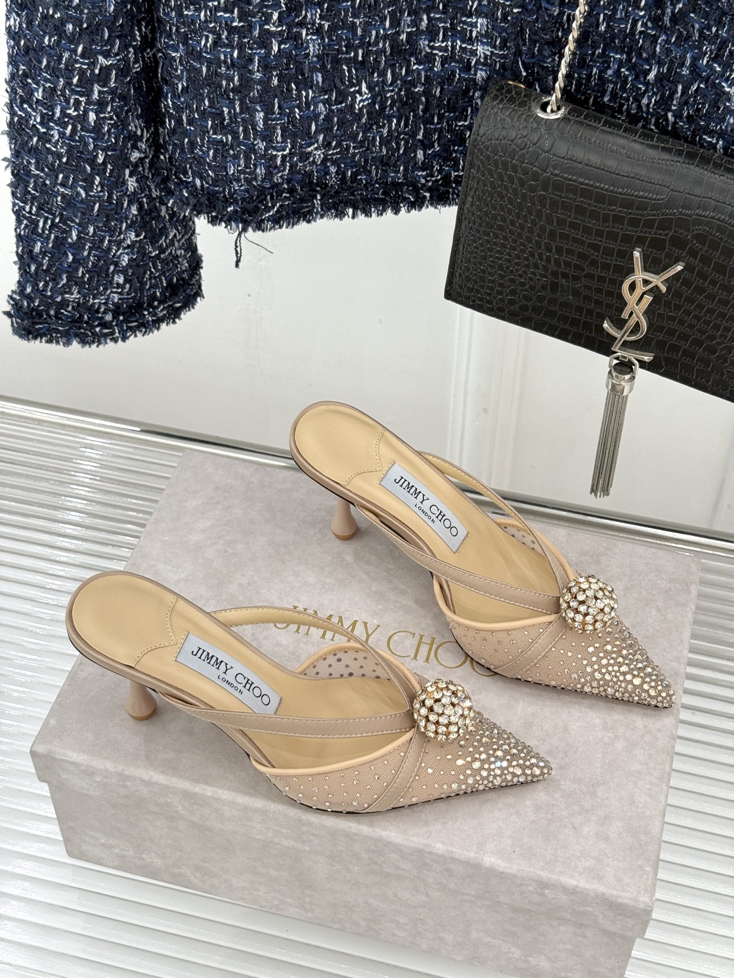 Jimmy Choo/吉米周26WF新品水钻球网纱尖头高跟凉鞋谁能拒绝一双自带星光的JC！这款水钻网纱鞋