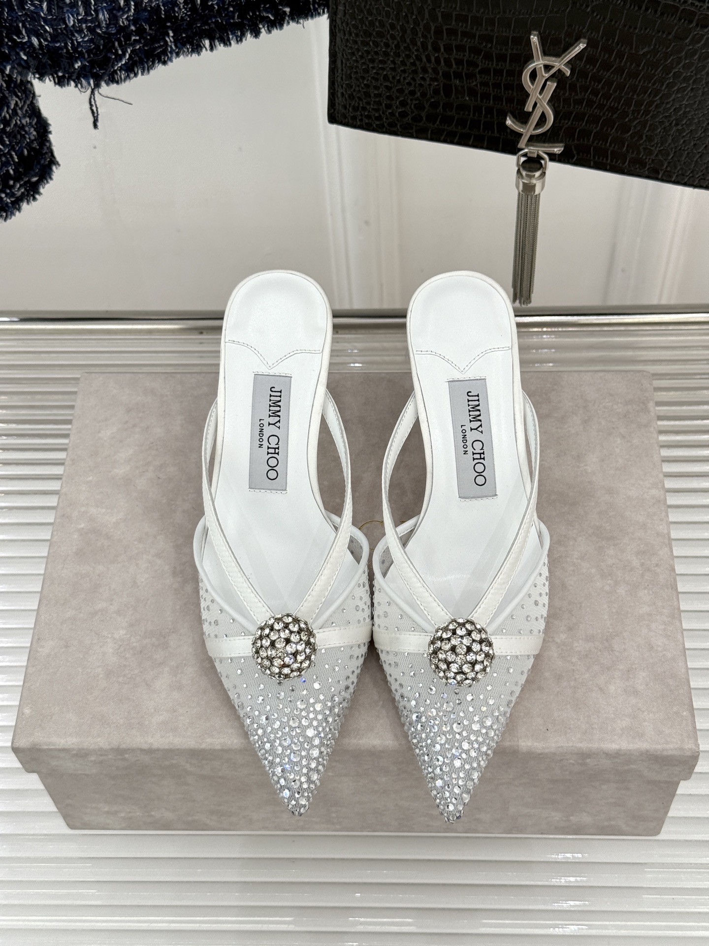 Jimmy Choo/吉米周26WF新品水钻球网纱尖头高跟凉鞋谁能拒绝一双自带星光的JC！这款水钻网纱鞋